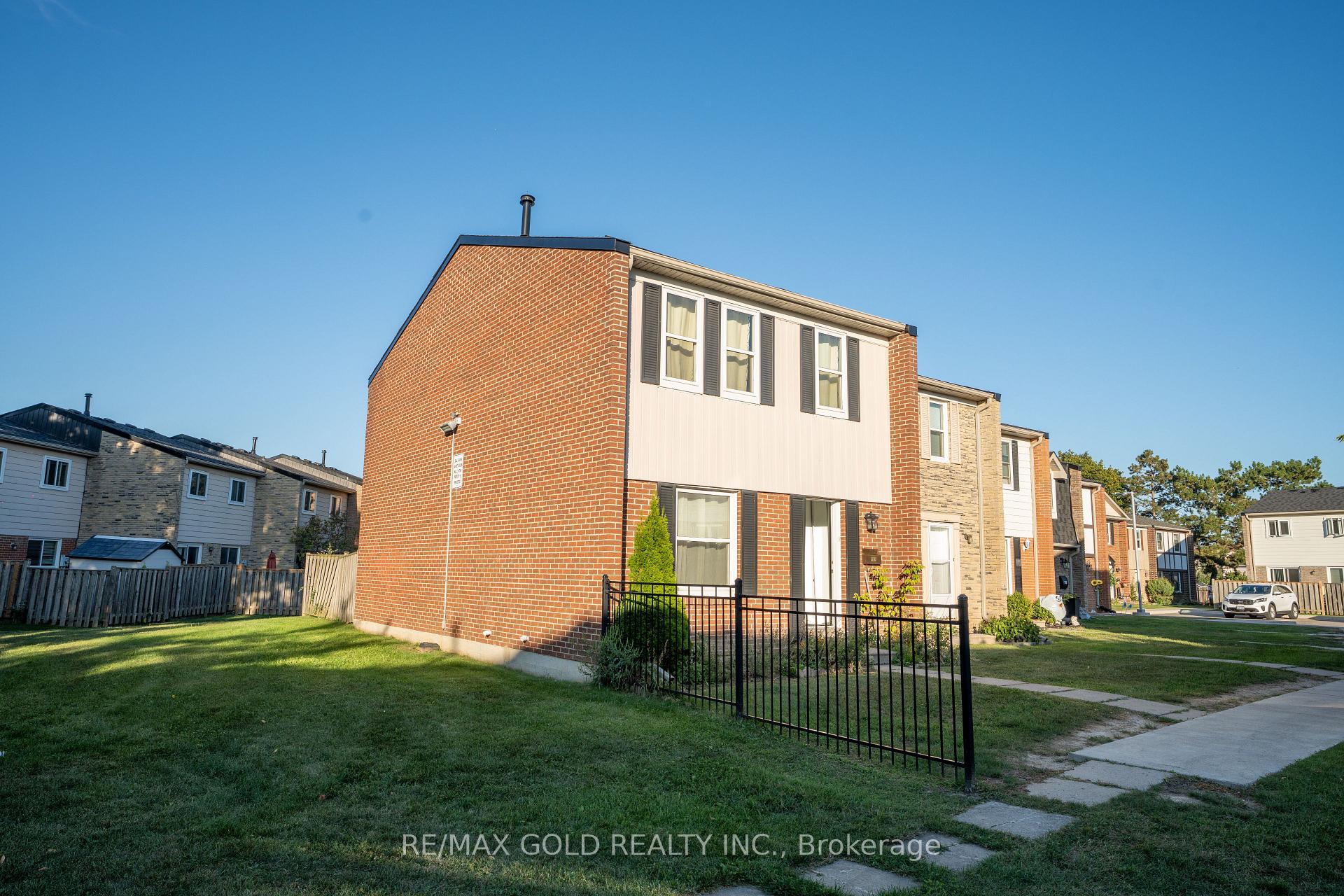 Photo 4 of Unit 107, 900 Central Park Drive, Brampton, Northgate — HOMEH