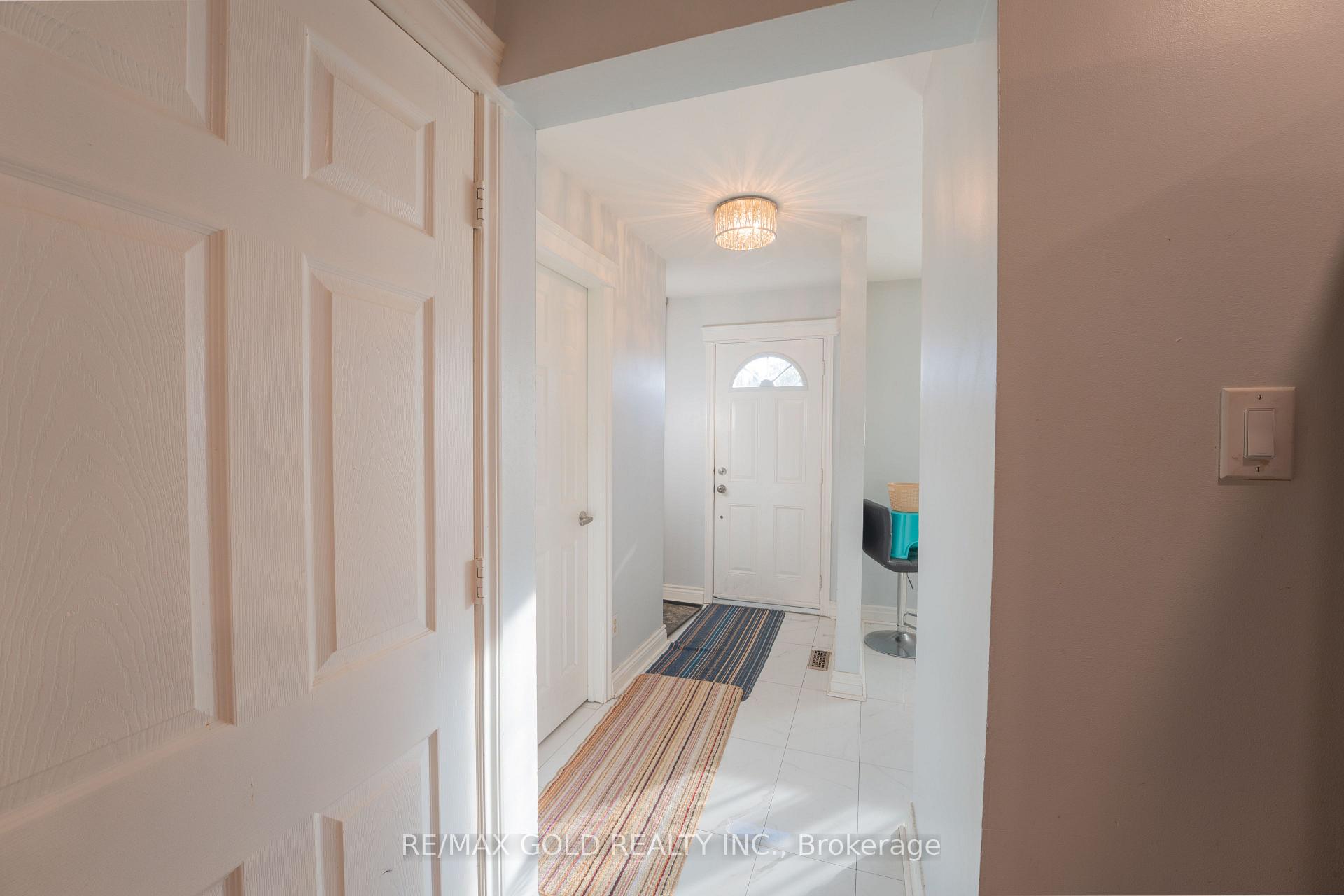 Photo 6 of Unit 107, 900 Central Park Drive, Brampton, Northgate — HOMEH