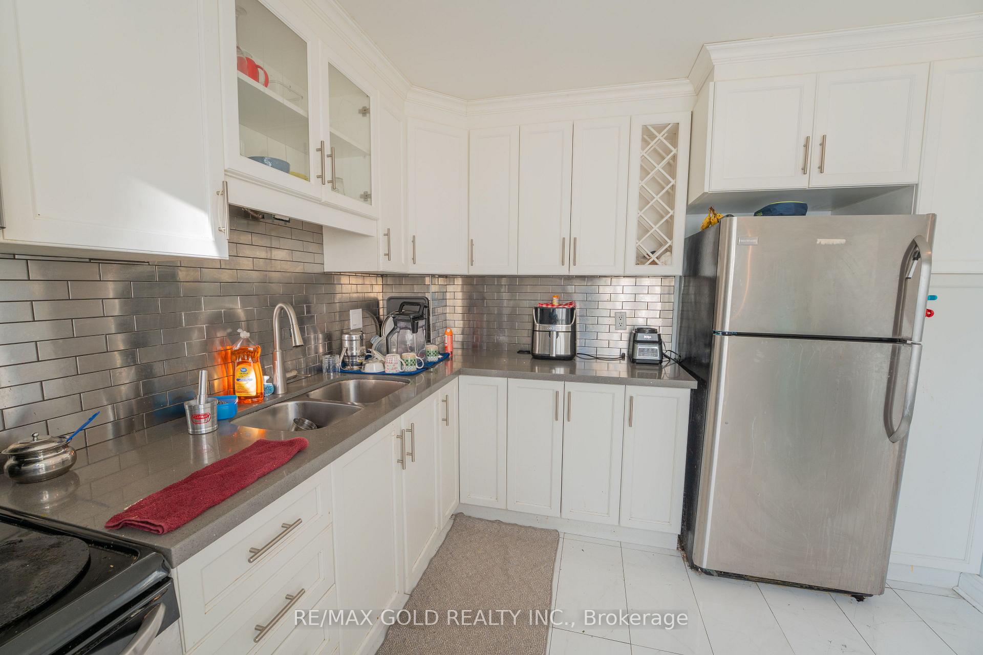 Photo 9 of Unit 107, 900 Central Park Drive, Brampton, Northgate — HOMEH