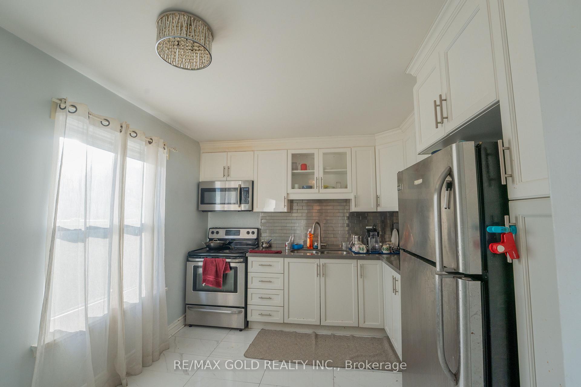 Photo 11 of Unit 107, 900 Central Park Drive, Brampton, Northgate — HOMEH
