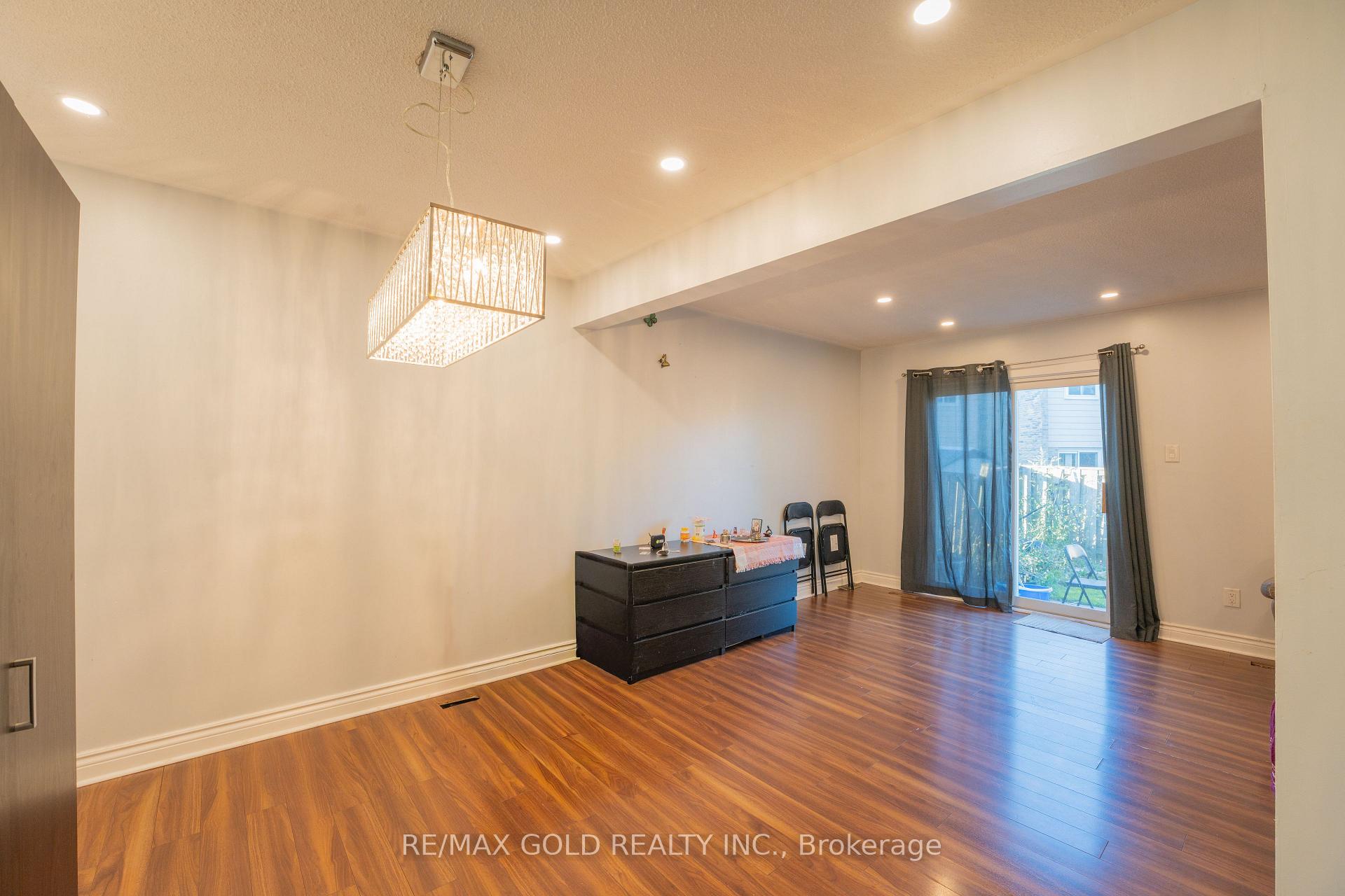 Photo 12 of Unit 107, 900 Central Park Drive, Brampton, Northgate — HOMEH