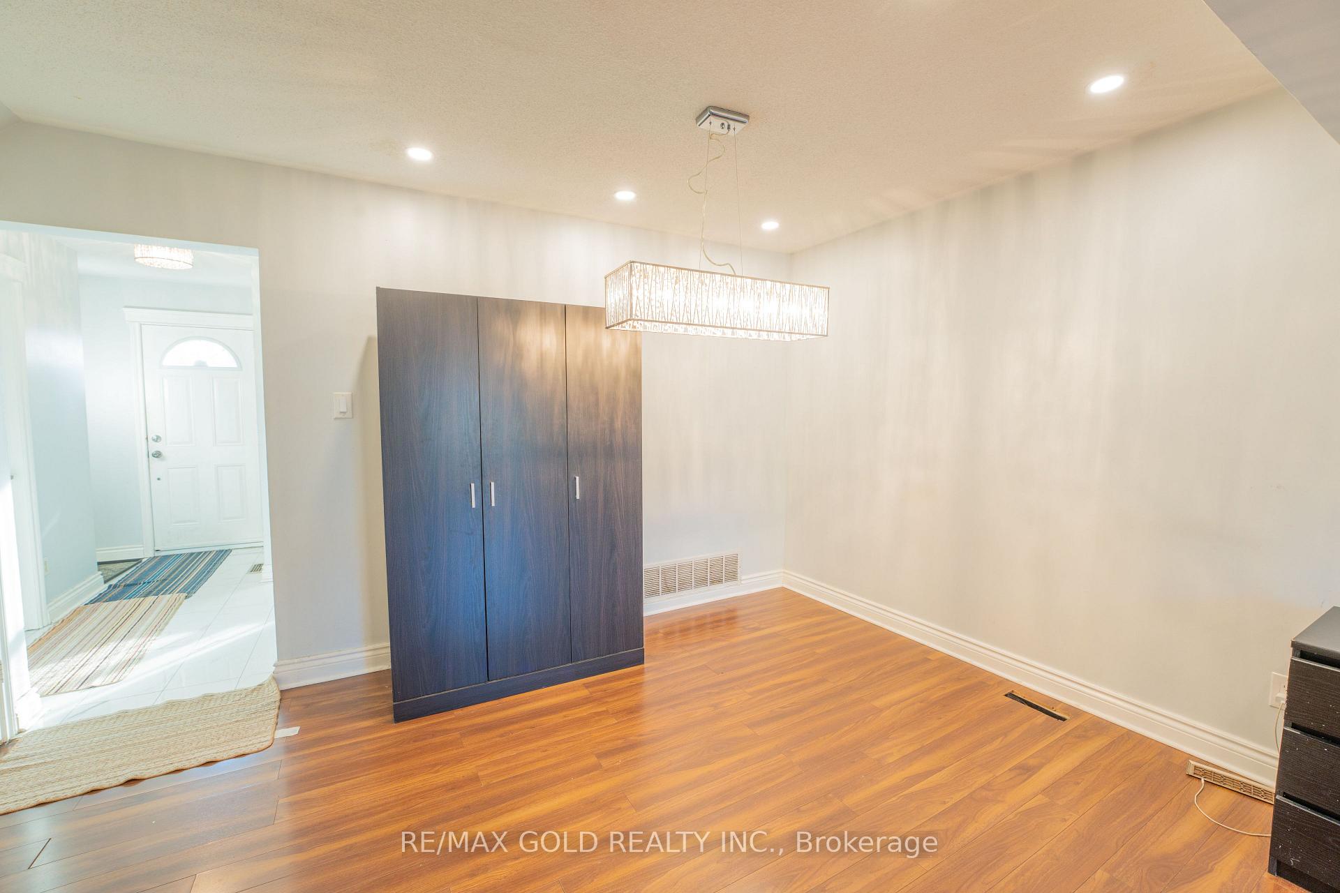 Photo 16 of Unit 107, 900 Central Park Drive, Brampton, Northgate — HOMEH