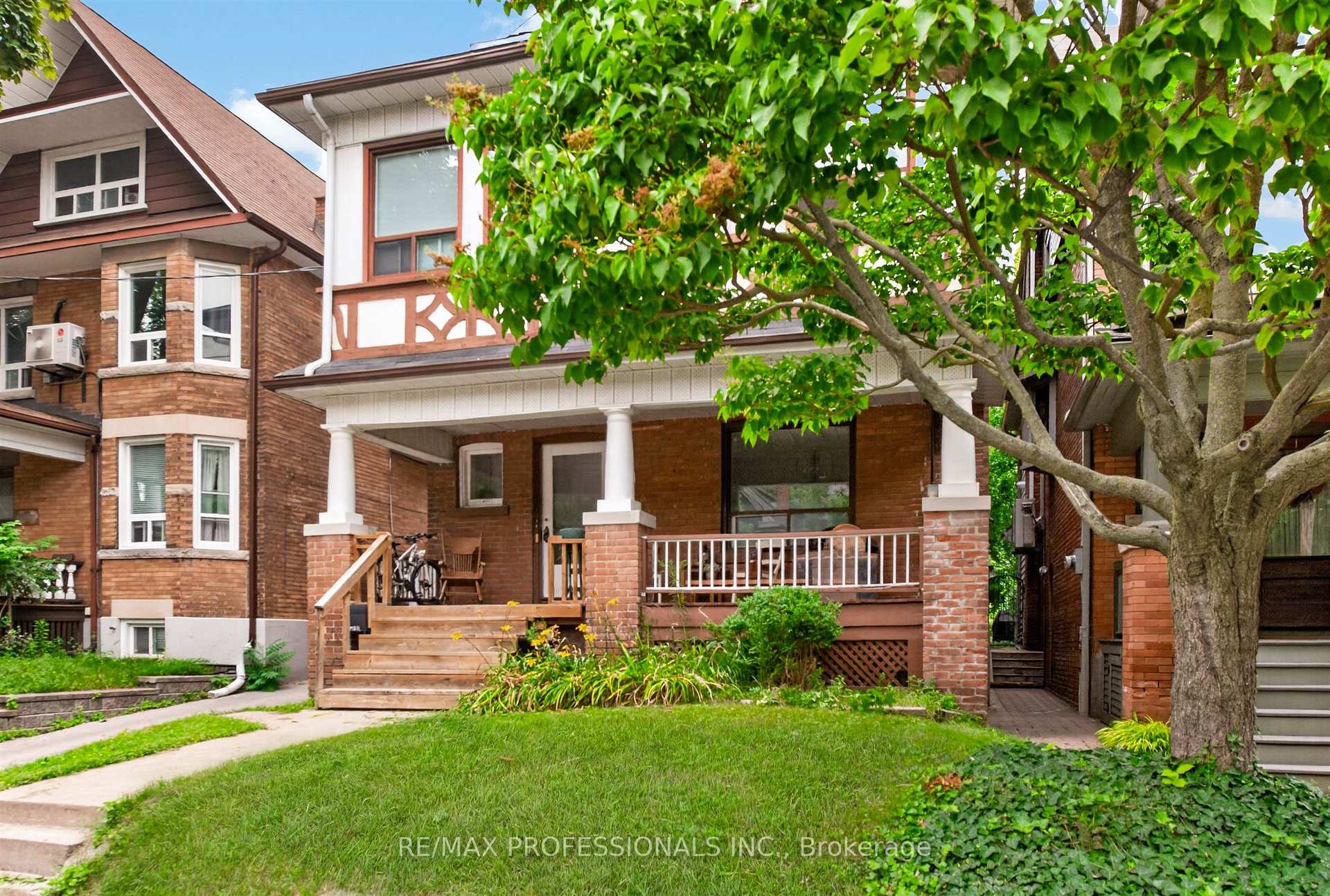 Photo 4 of 182 Geoffrey Street, Toronto, High Park-Swansea — HOMEH