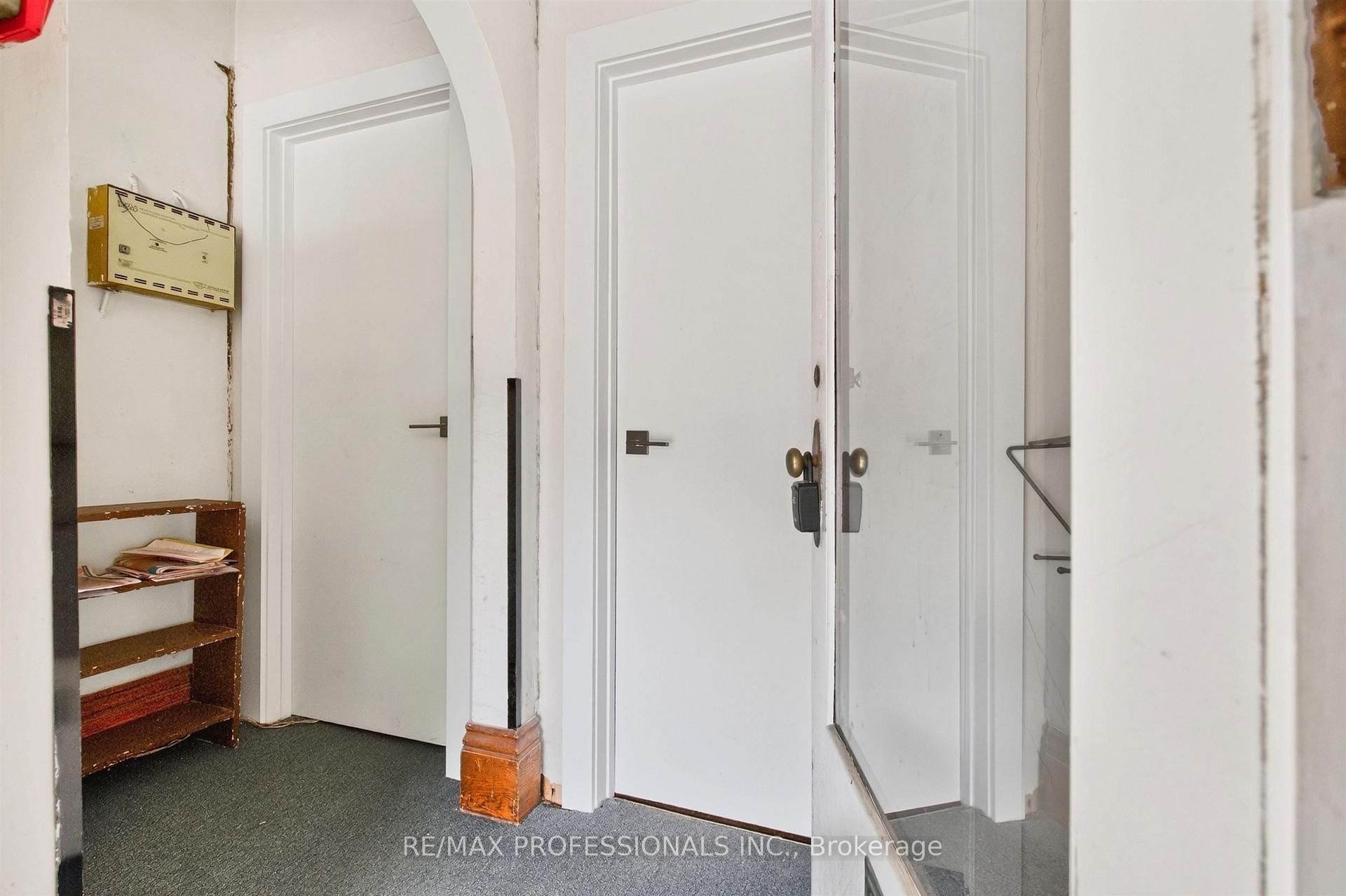 Photo 8 of 182 Geoffrey Street, Toronto, High Park-Swansea — HOMEH