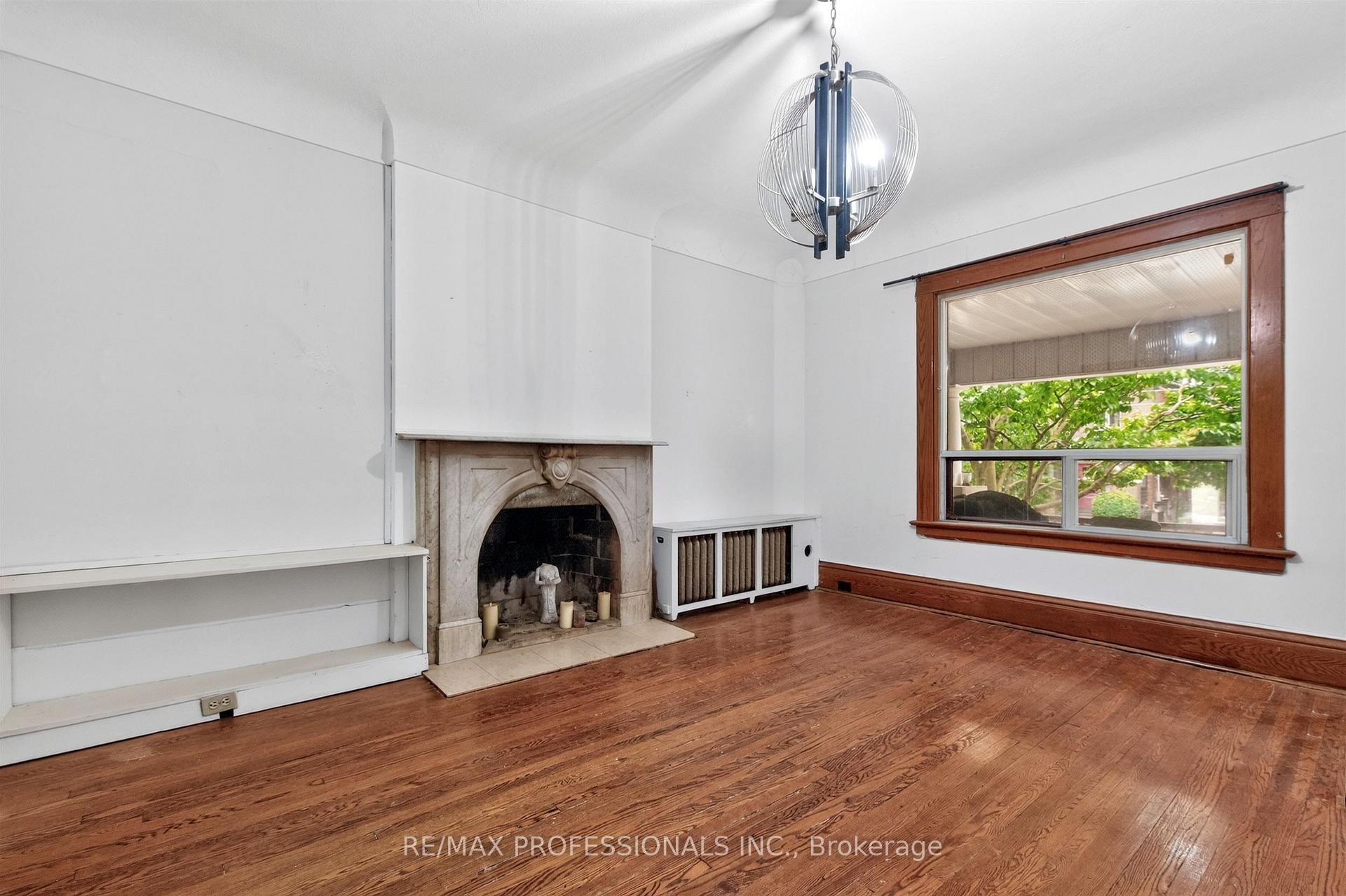 Photo 11 of 182 Geoffrey Street, Toronto, High Park-Swansea — HOMEH