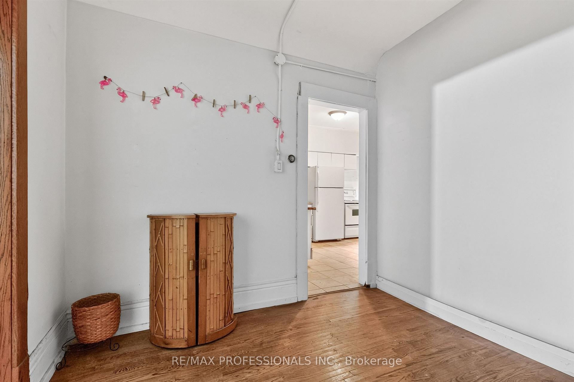 Photo 13 of 182 Geoffrey Street, Toronto, High Park-Swansea — HOMEH