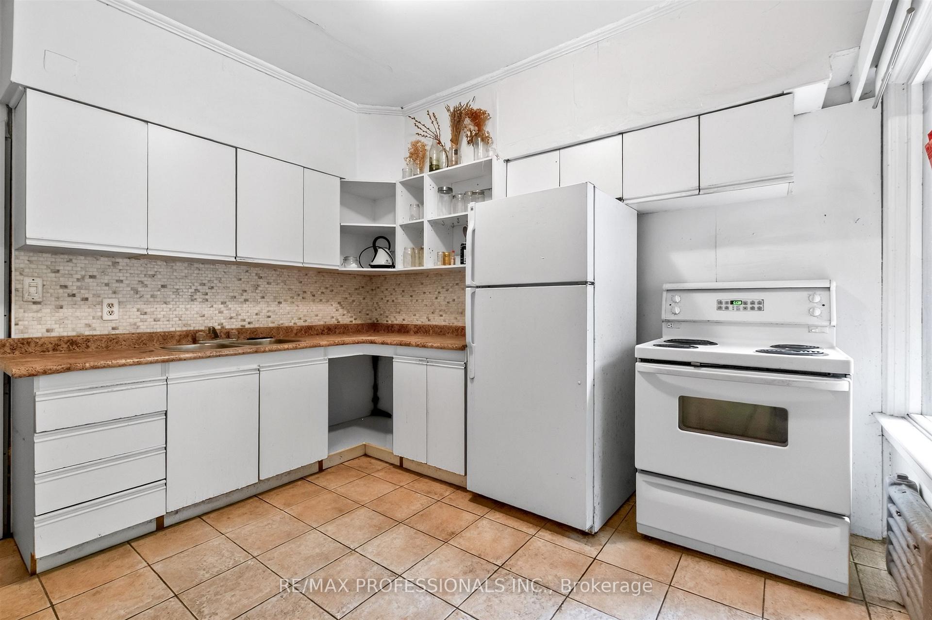 Photo 15 of 182 Geoffrey Street, Toronto, High Park-Swansea — HOMEH