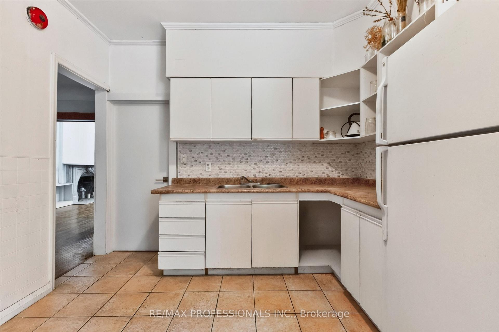 Photo 16 of 182 Geoffrey Street, Toronto, High Park-Swansea — HOMEH