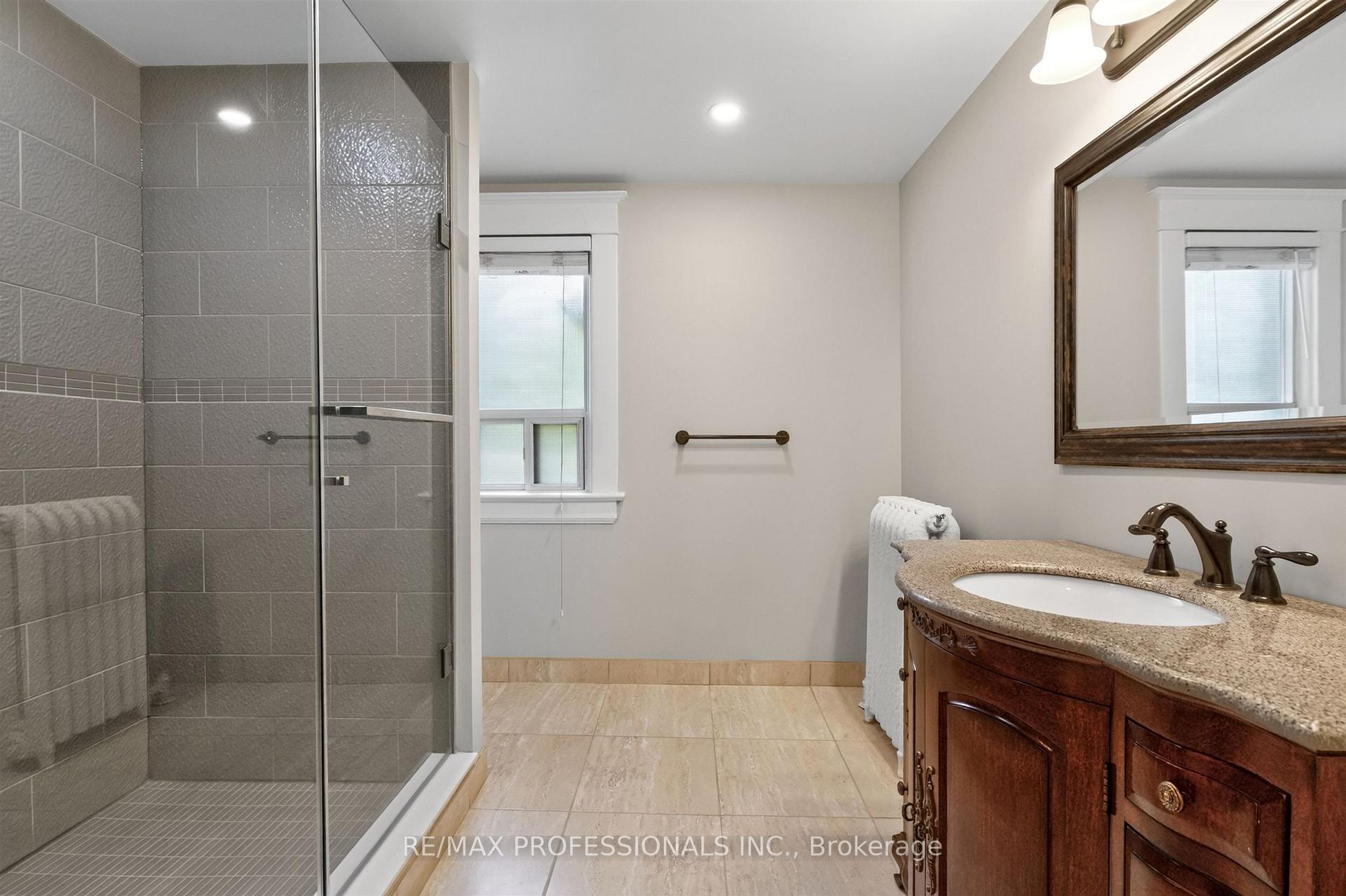Photo 30 of 182 Geoffrey Street, Toronto, High Park-Swansea — HOMEH