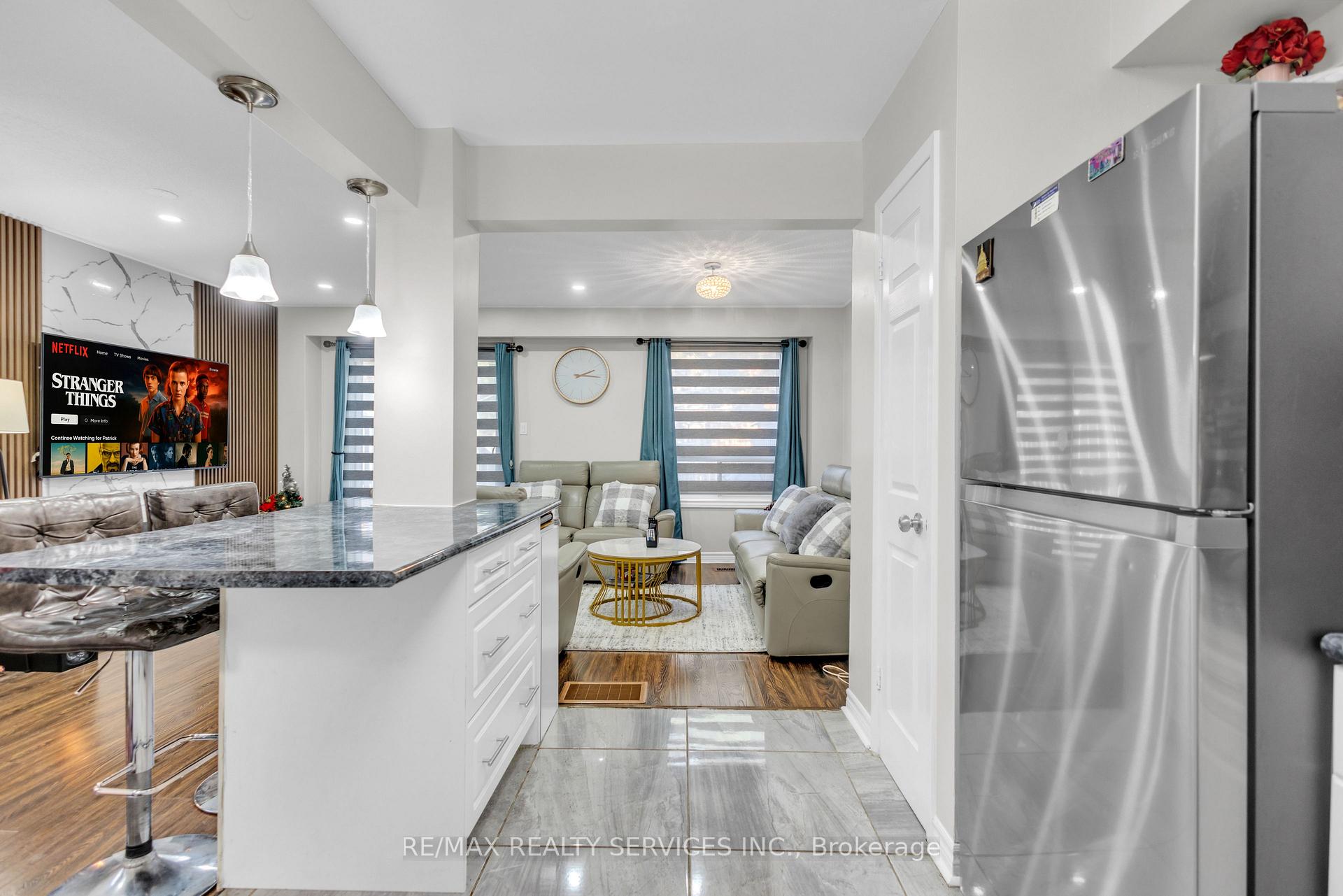 Photo 4 of Unit 115, 115 Foster Crescent, Brampton, Brampton North — HOMEH