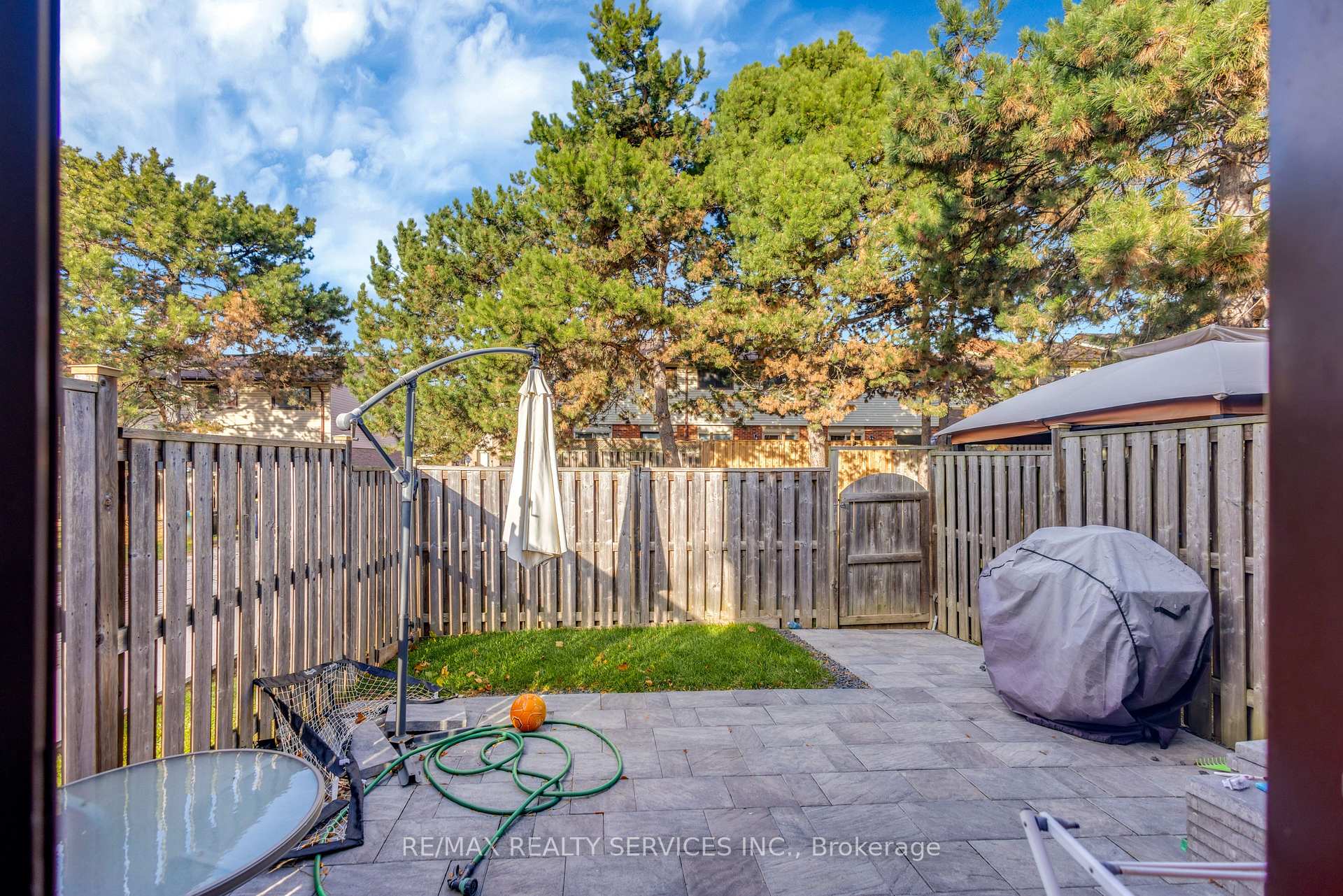 Photo 9 of Unit 115, 115 Foster Crescent, Brampton, Brampton North — HOMEH