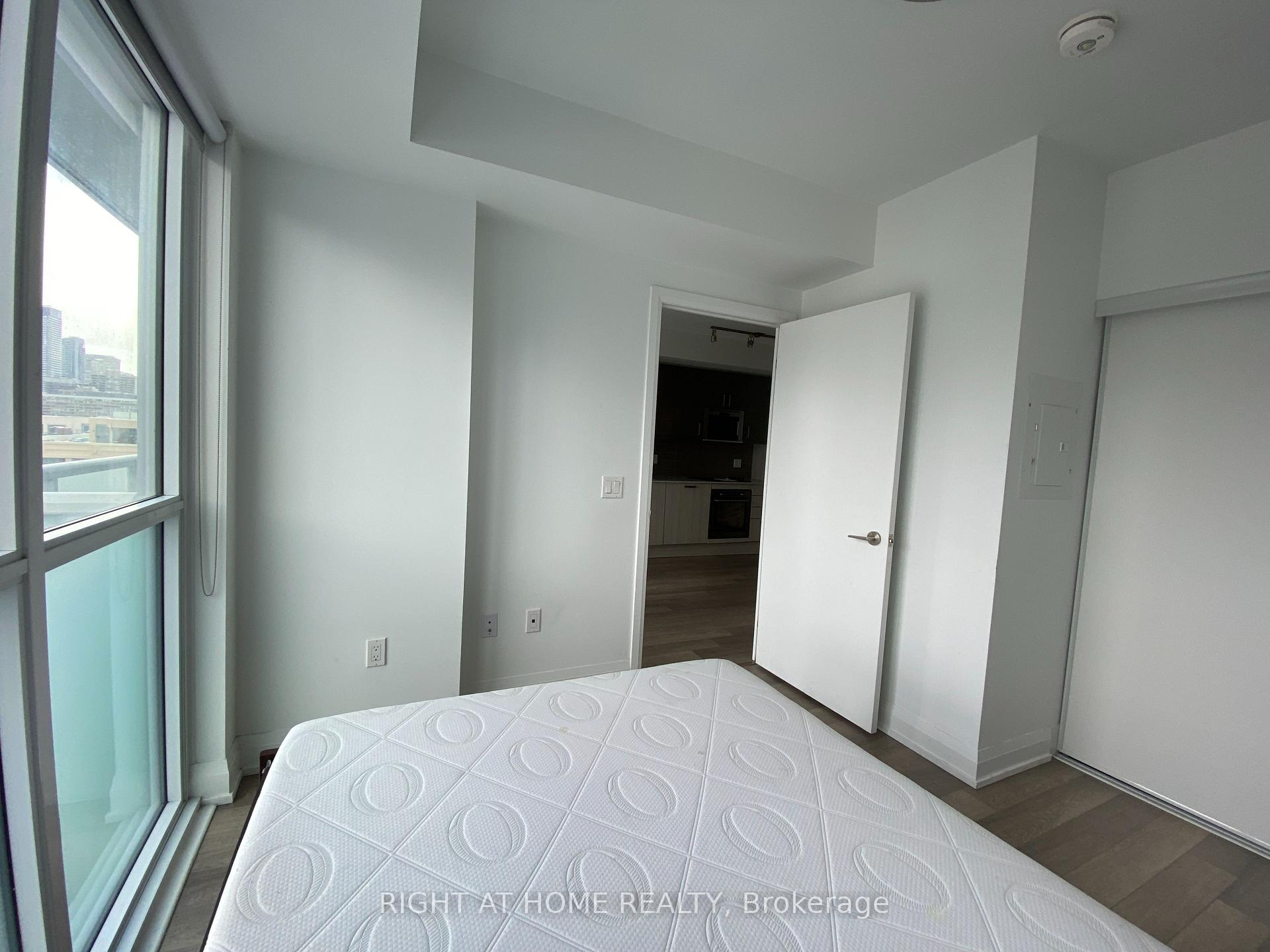 Photo 8 of Unit 1906, 77 Mutual Street, Toronto, Church-Yonge Corridor — HOMEH