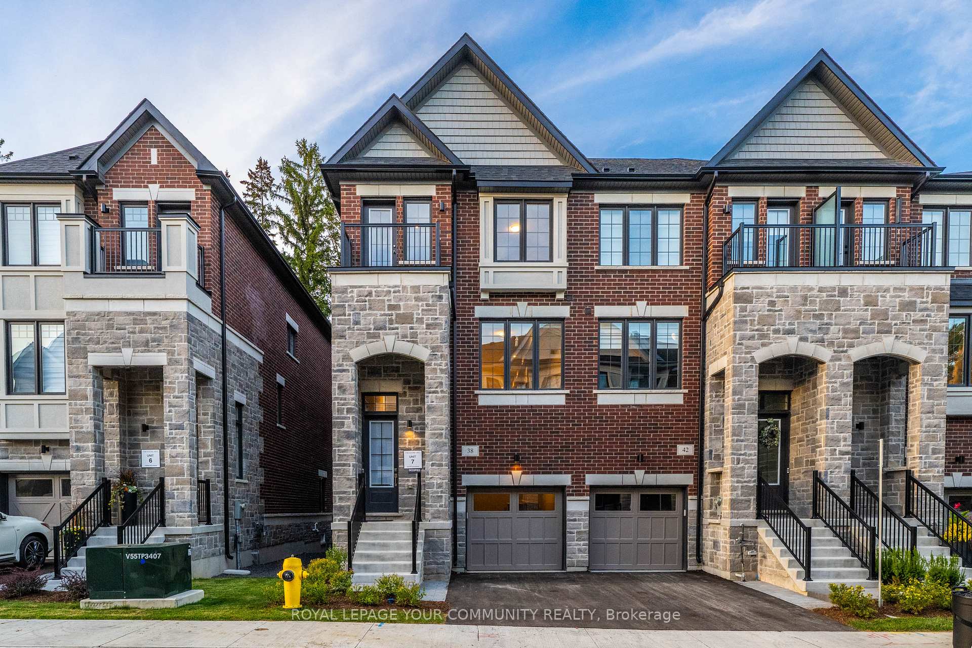 Photo 2 of 38 Arbour Green Crescent, Vaughan, Kleinburg — HOMEH