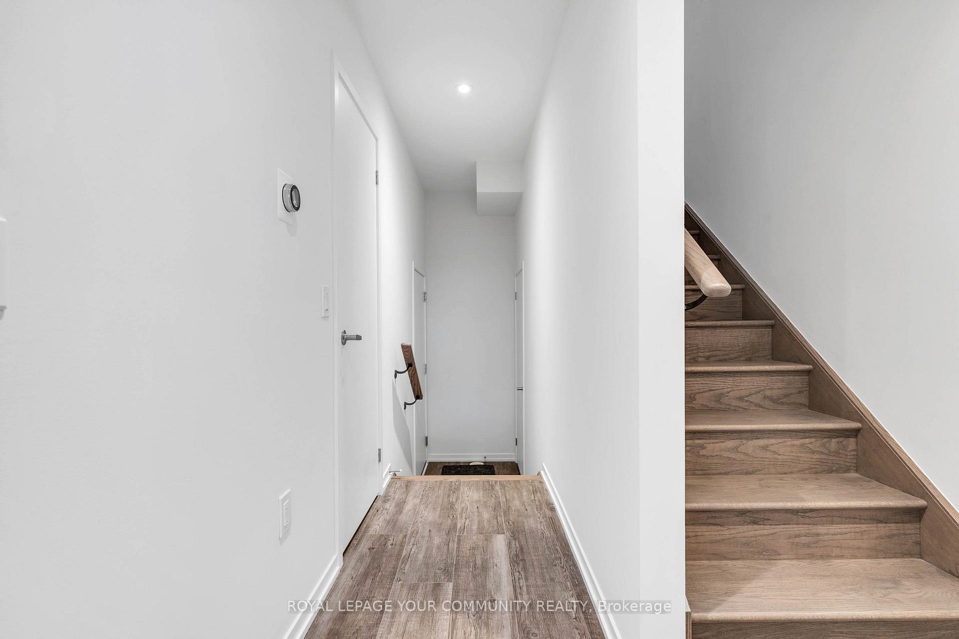 Photo 5 of 38 Arbour Green Crescent, Vaughan, Kleinburg — HOMEH