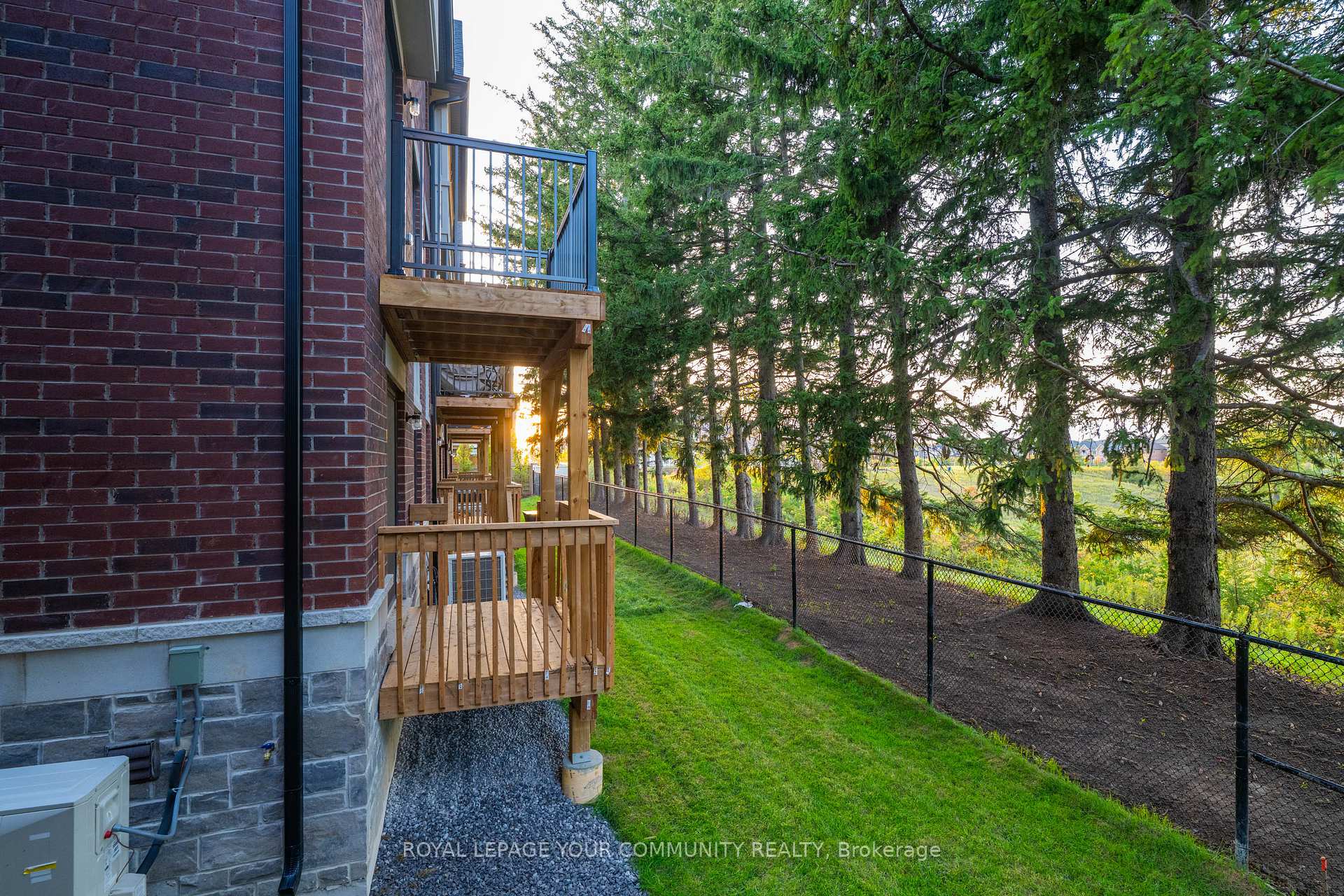 Photo 32 of 38 Arbour Green Crescent, Vaughan, Kleinburg — HOMEH