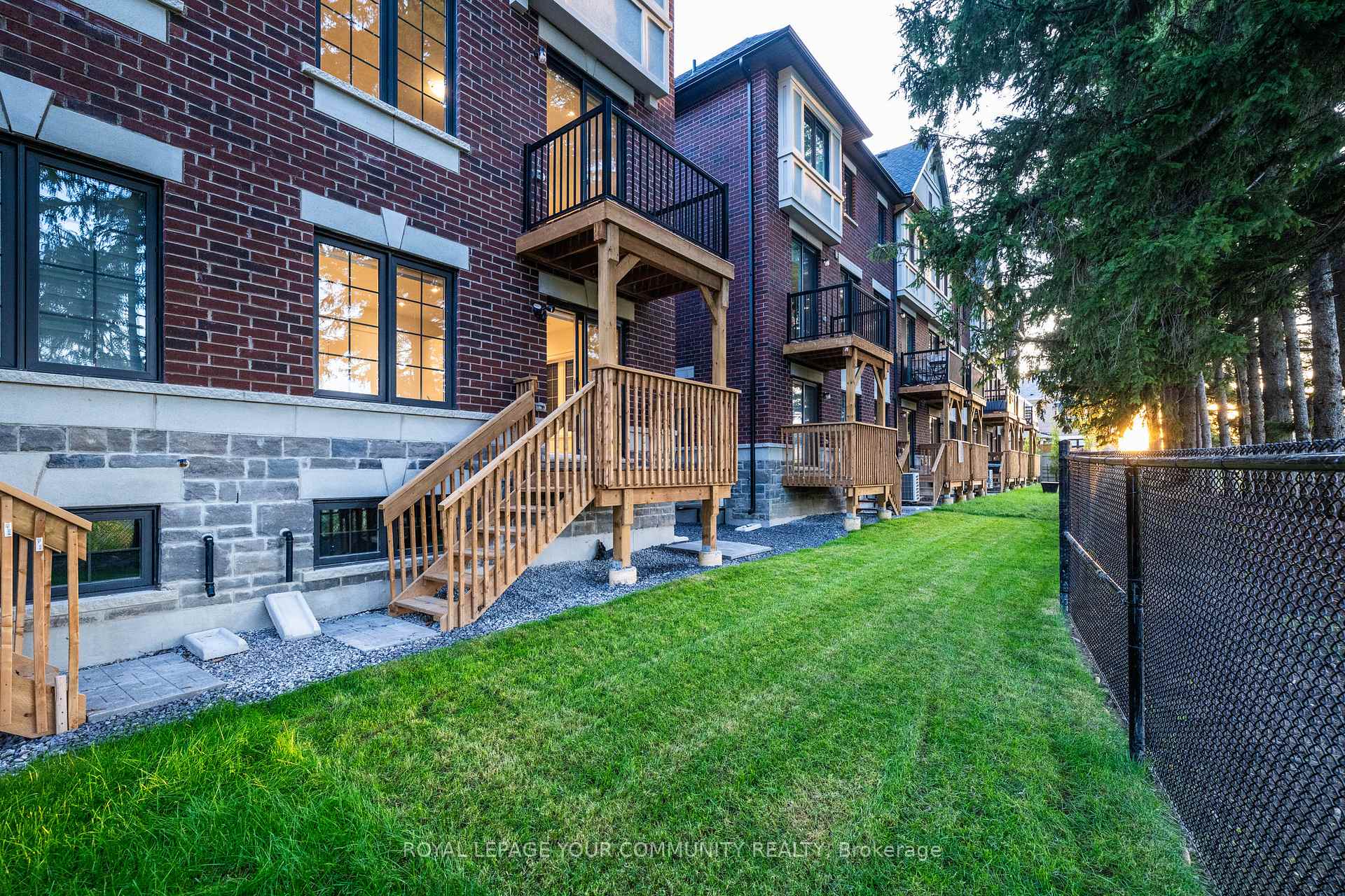 Photo 34 of 38 Arbour Green Crescent, Vaughan, Kleinburg — HOMEH