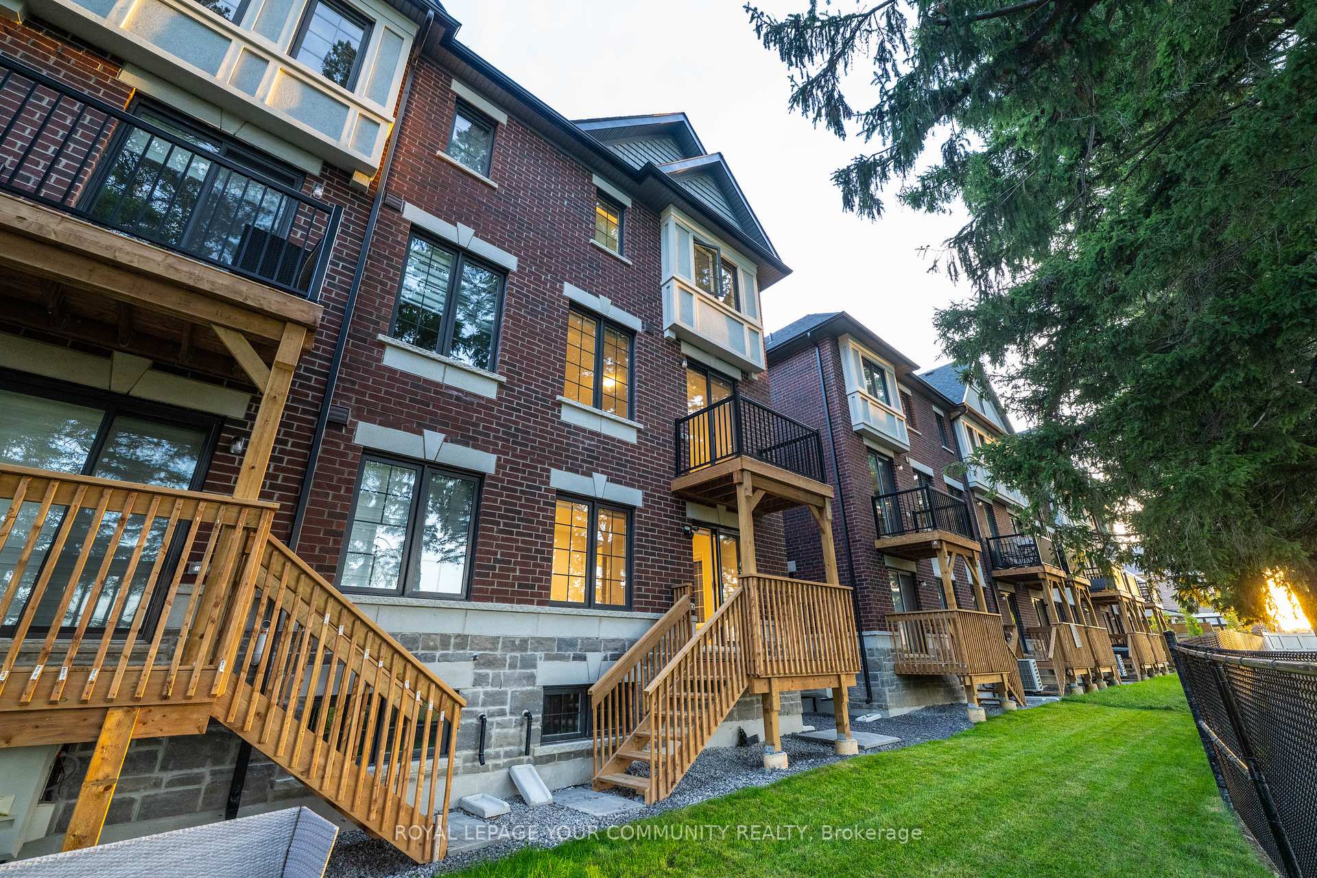 Photo 35 of 38 Arbour Green Crescent, Vaughan, Kleinburg — HOMEH