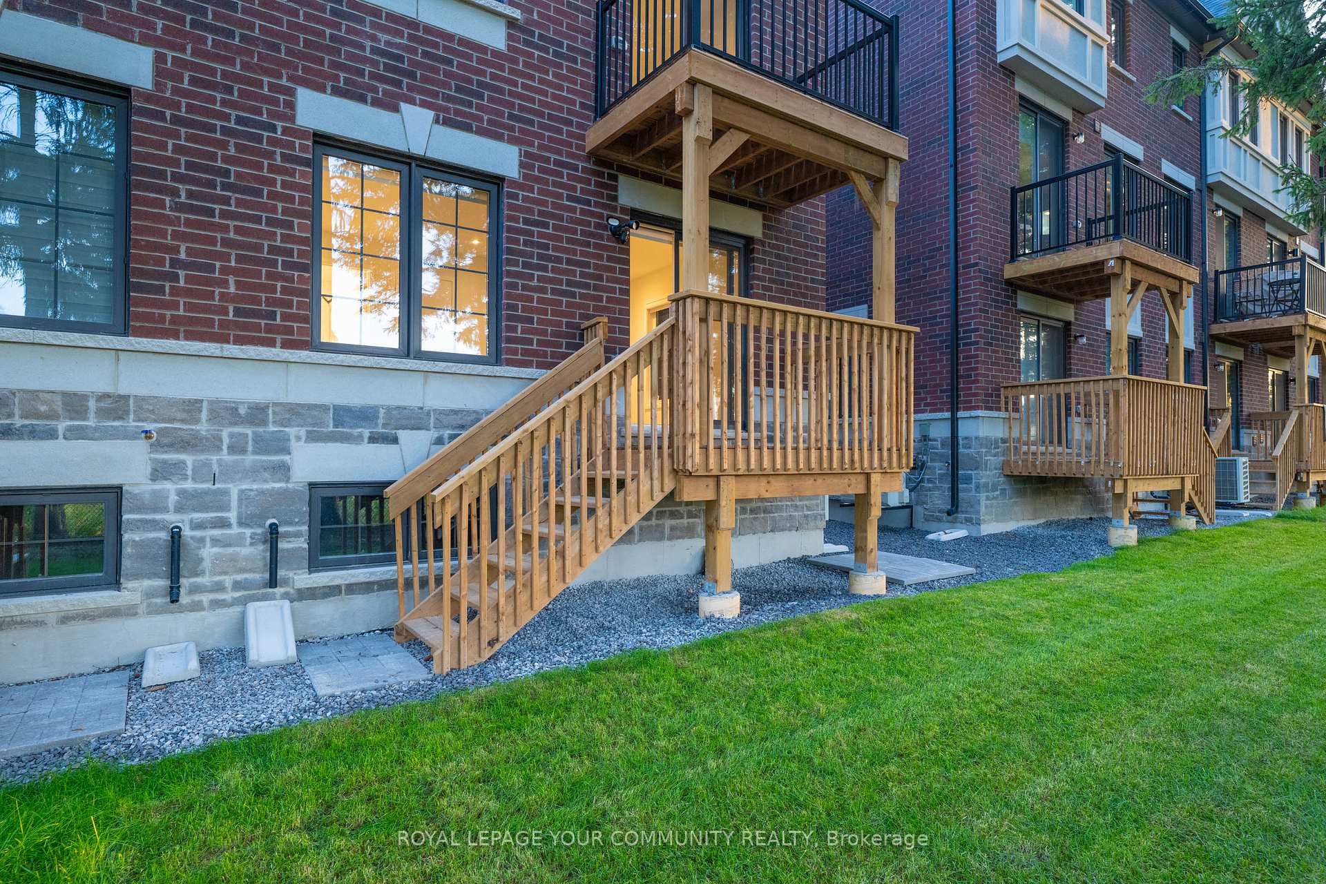 Photo 36 of 38 Arbour Green Crescent, Vaughan, Kleinburg — HOMEH