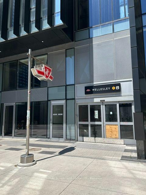 Photo 3 of Unit 4013, 3 Gloucester Street, Toronto, Church-Yonge Corridor — HOMEH