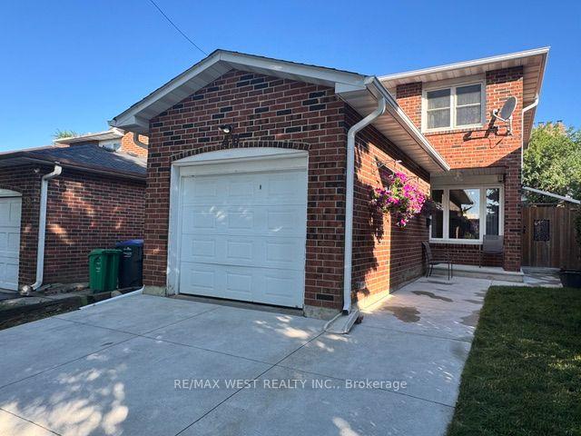 Photo 1 of 40 Maplehurst Square, Brampton, Heart Lake East — HOMEH