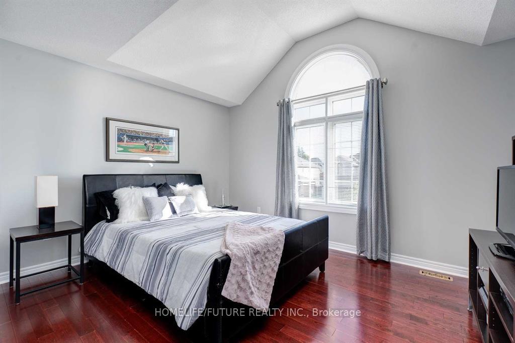 Photo 5 of Unit Main & 2nd, 109 Boxwood Crescent, Markham, Rouge Fairways — HOMEH