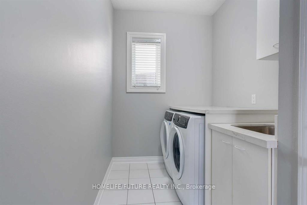 Photo 12 of Unit Main & 2nd, 109 Boxwood Crescent, Markham, Rouge Fairways — HOMEH