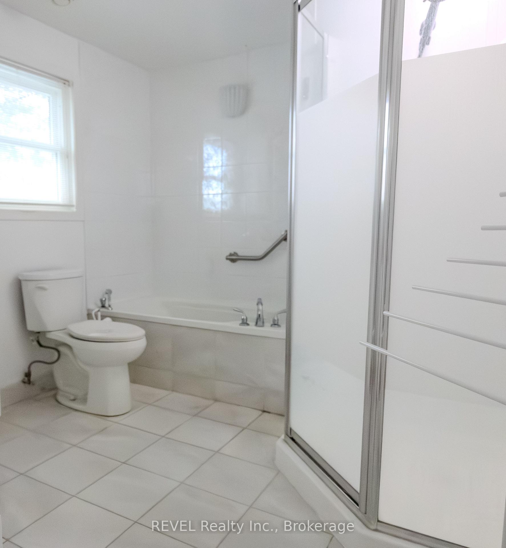 Photo 9 of 19 Woodington Crescent, St. Catharines, Glendale/Glenridge — HOMEH