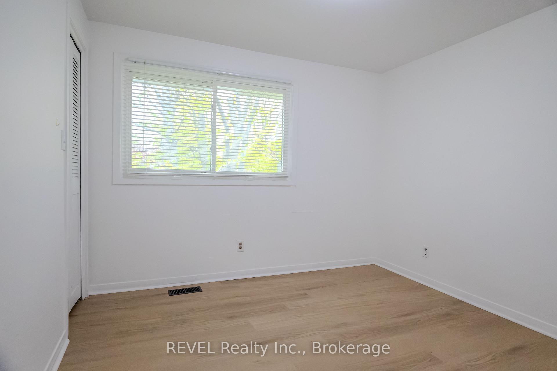Photo 10 of 19 Woodington Crescent, St. Catharines, Glendale/Glenridge — HOMEH