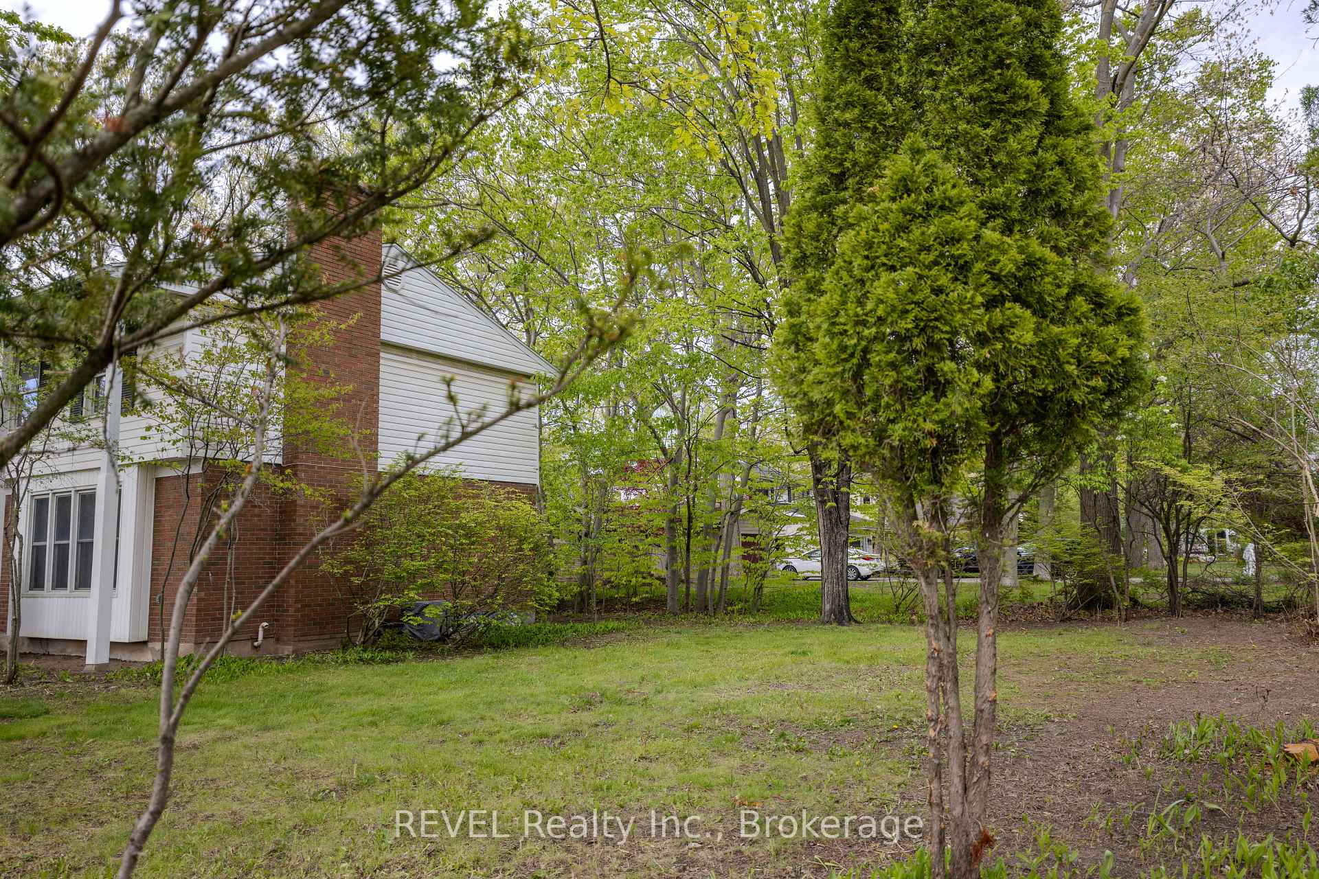 Photo 29 of 19 Woodington Crescent, St. Catharines, Glendale/Glenridge — HOMEH