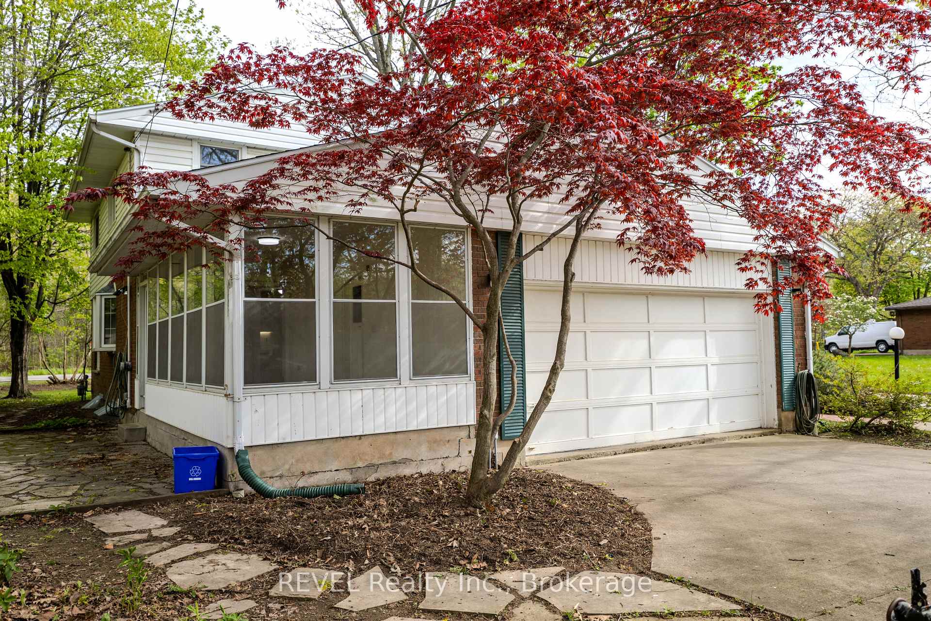 Photo 31 of 19 Woodington Crescent, St. Catharines, Glendale/Glenridge — HOMEH