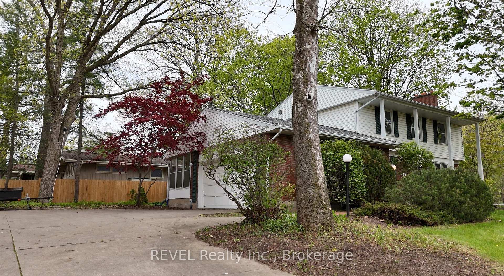Photo 36 of 19 Woodington Crescent, St. Catharines, Glendale/Glenridge — HOMEH