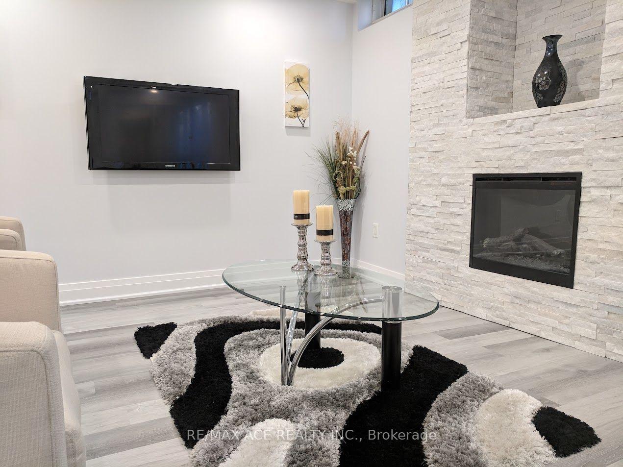 Photo 5 of 29 Frampton Road, Brampton, Northwest Brampton — HOMEH