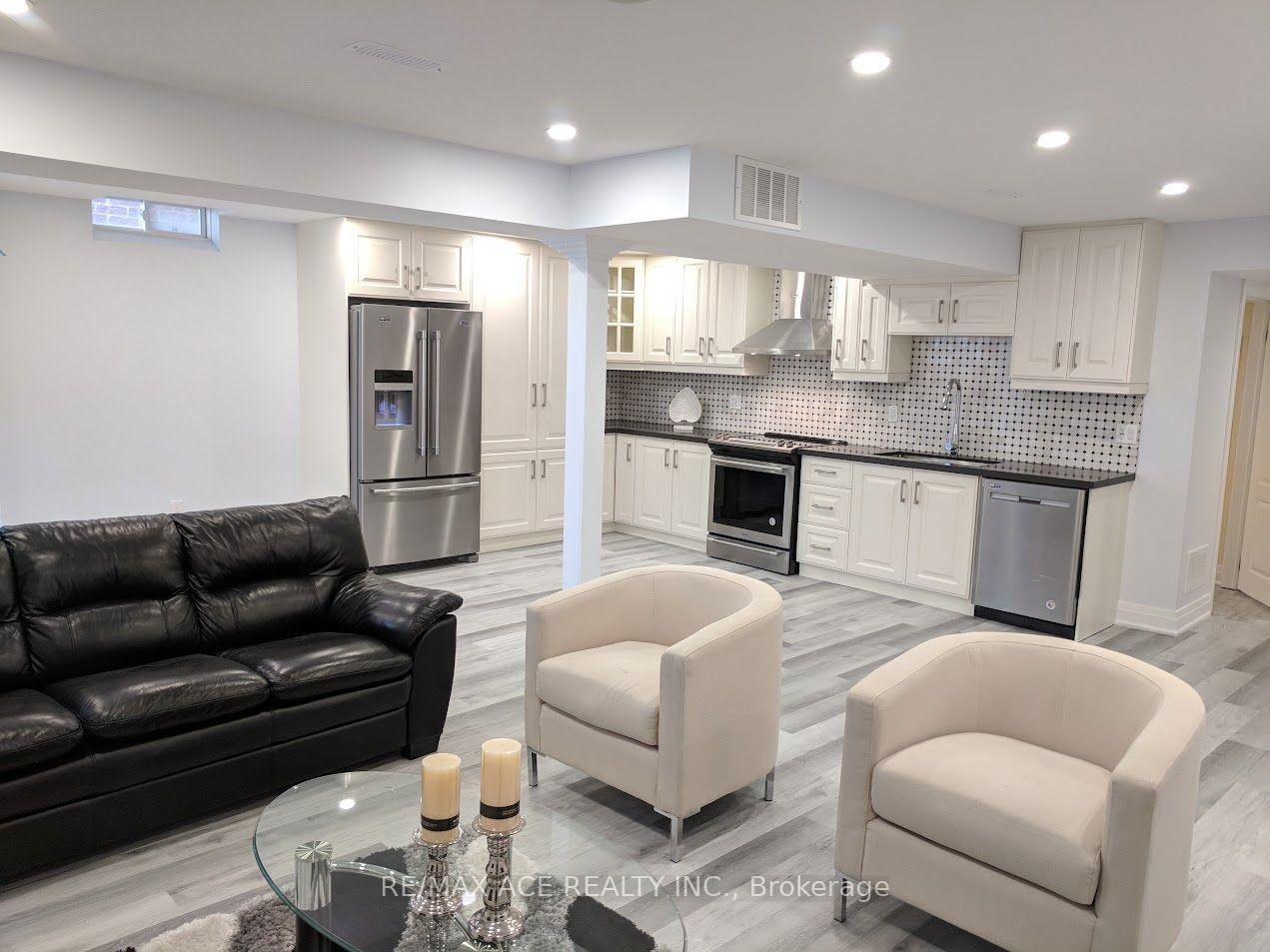 Photo 7 of 29 Frampton Road, Brampton, Northwest Brampton — HOMEH