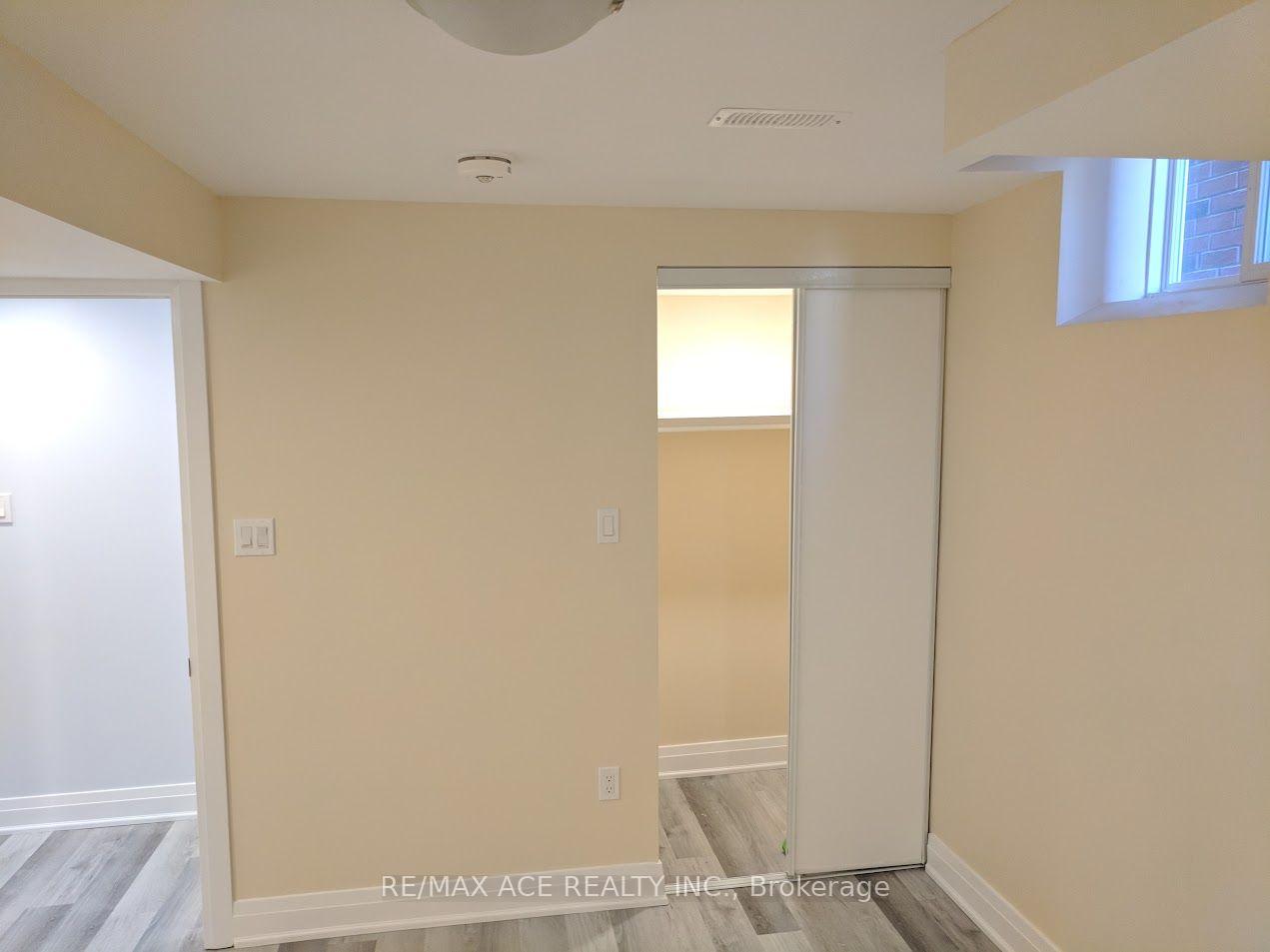 Photo 13 of 29 Frampton Road, Brampton, Northwest Brampton — HOMEH
