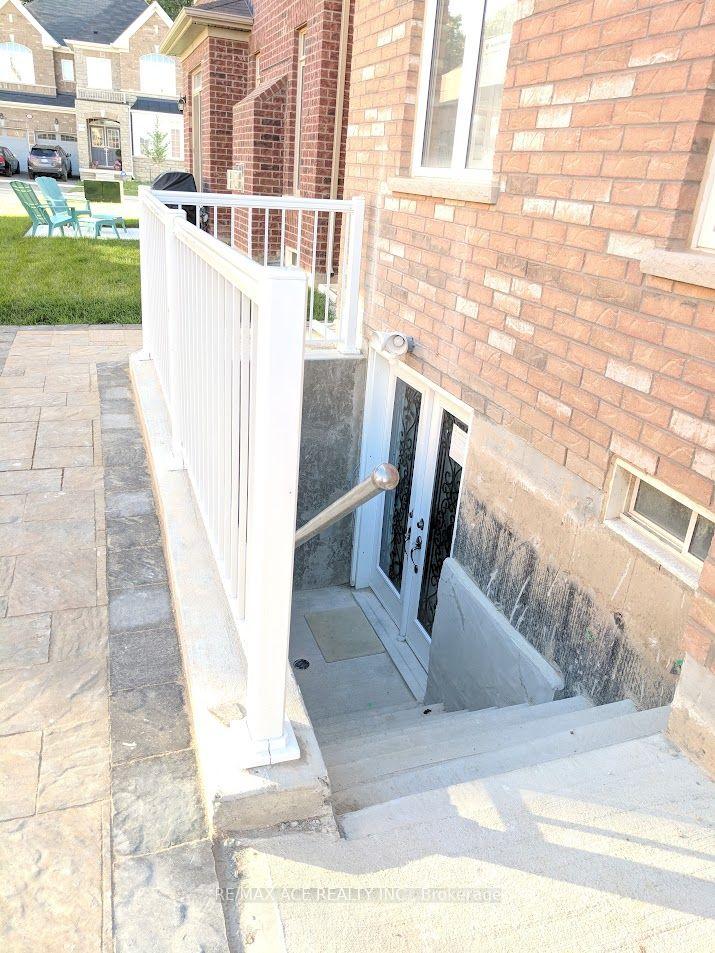 Photo 16 of 29 Frampton Road, Brampton, Northwest Brampton — HOMEH