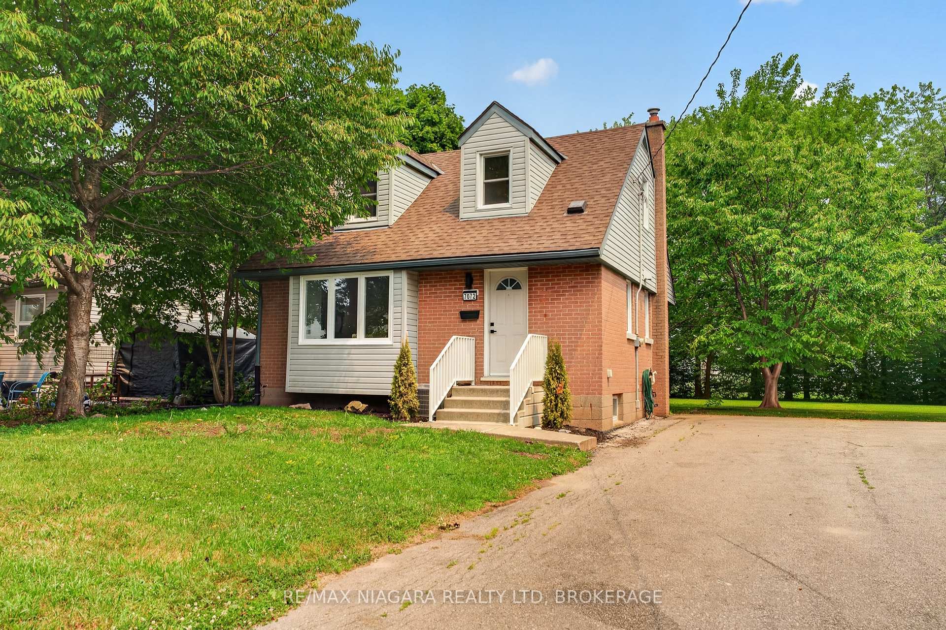 Photo 1 of 7072 Dell Avenue, Niagara Falls, Arad/Fallsview — HOMEH