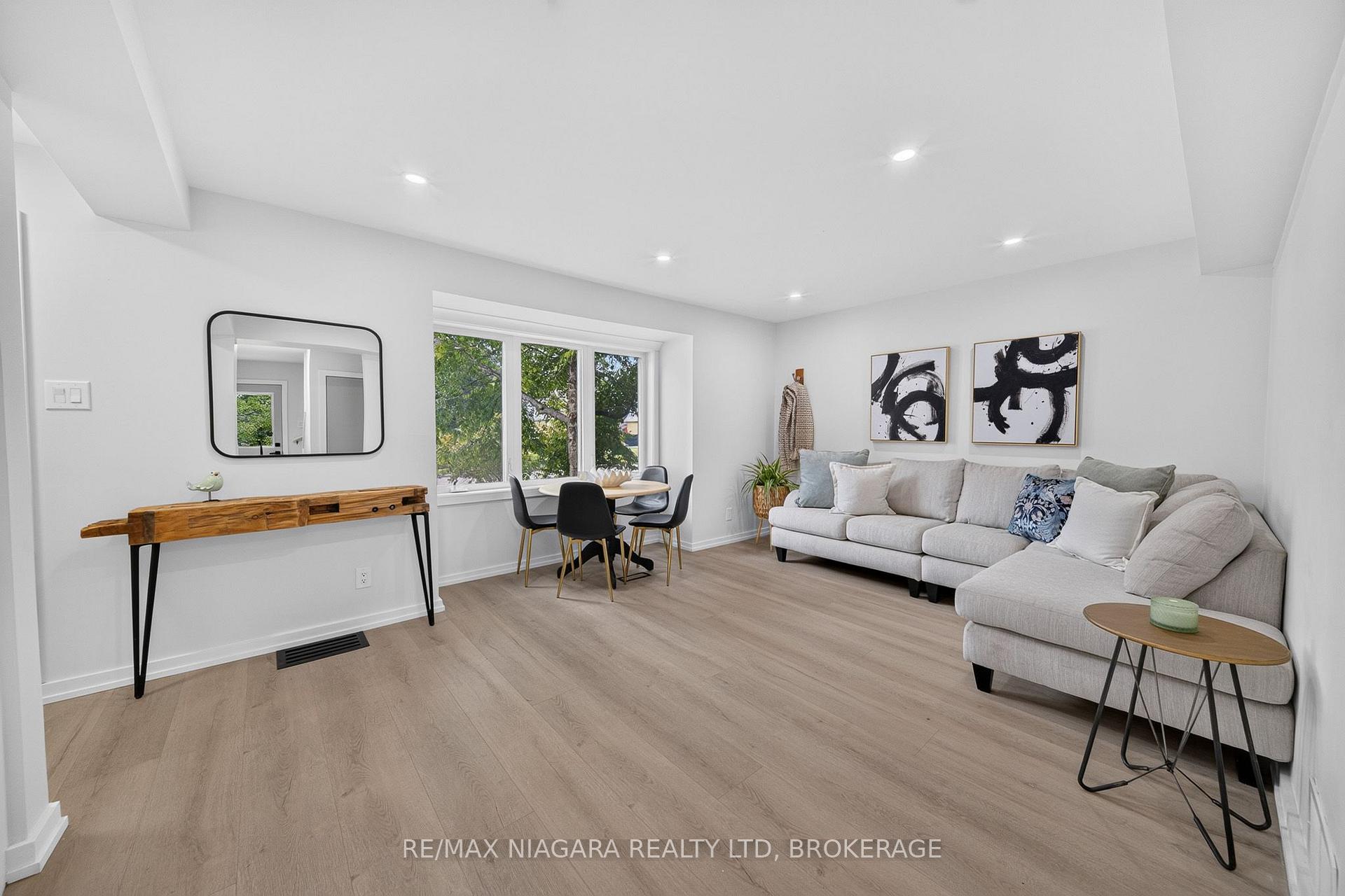 Photo 10 of 7072 Dell Avenue, Niagara Falls, Arad/Fallsview — HOMEH