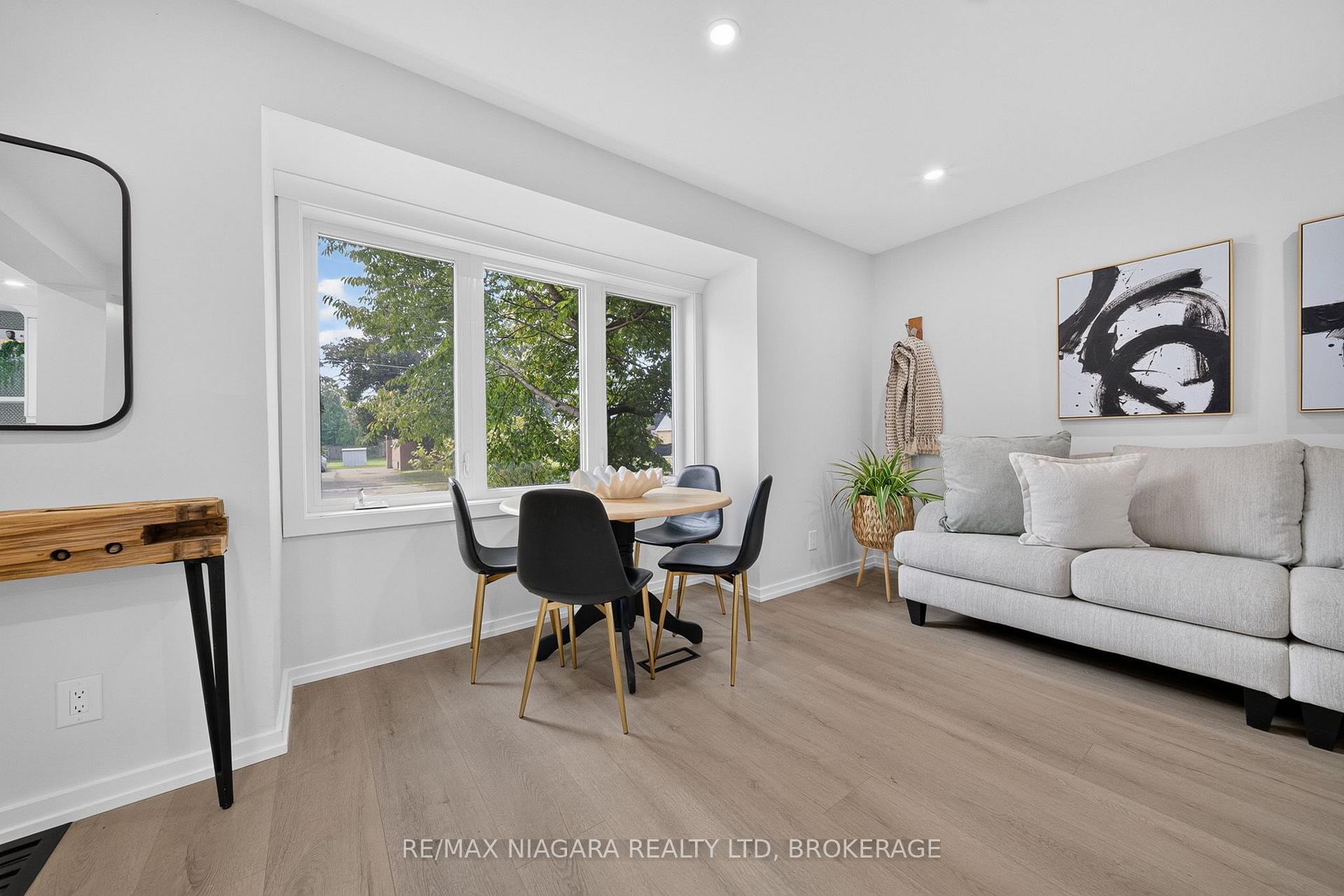 Photo 11 of 7072 Dell Avenue, Niagara Falls, Arad/Fallsview — HOMEH