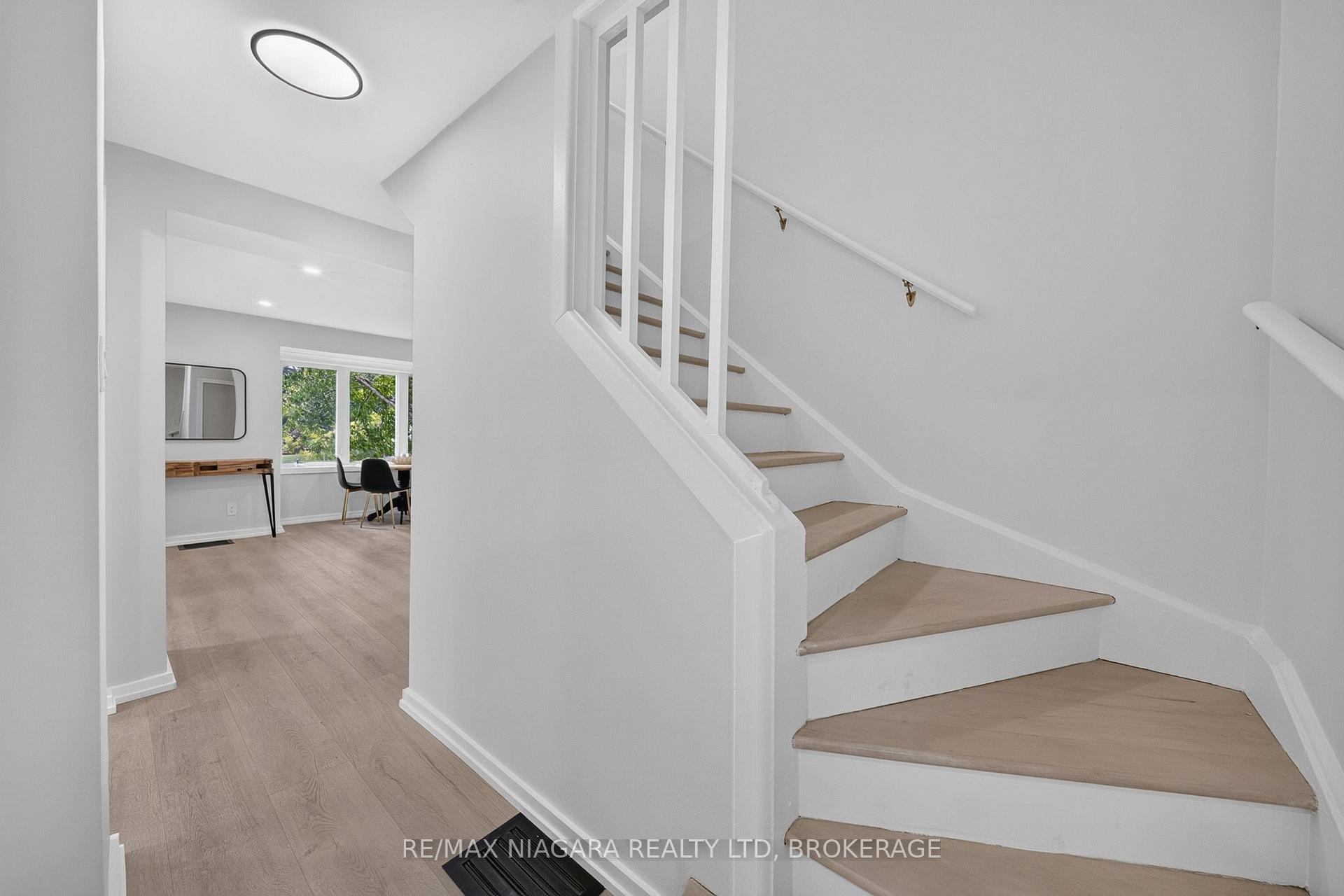 Photo 19 of 7072 Dell Avenue, Niagara Falls, Arad/Fallsview — HOMEH
