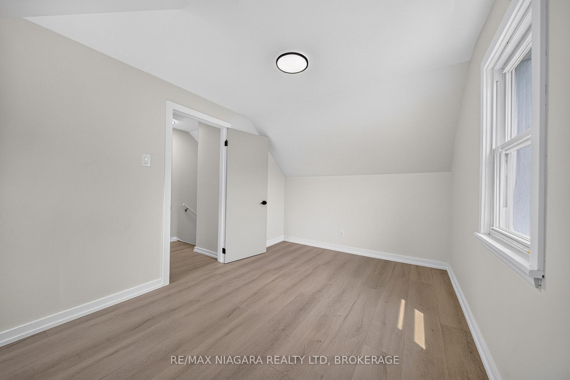 Photo 21 of 7072 Dell Avenue, Niagara Falls, Arad/Fallsview — HOMEH