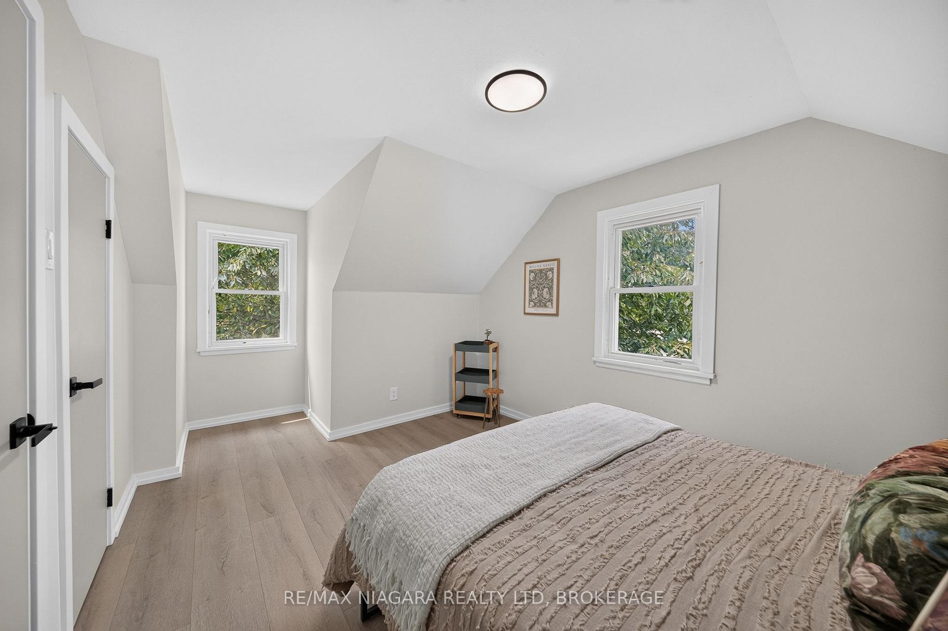 Photo 23 of 7072 Dell Avenue, Niagara Falls, Arad/Fallsview — HOMEH