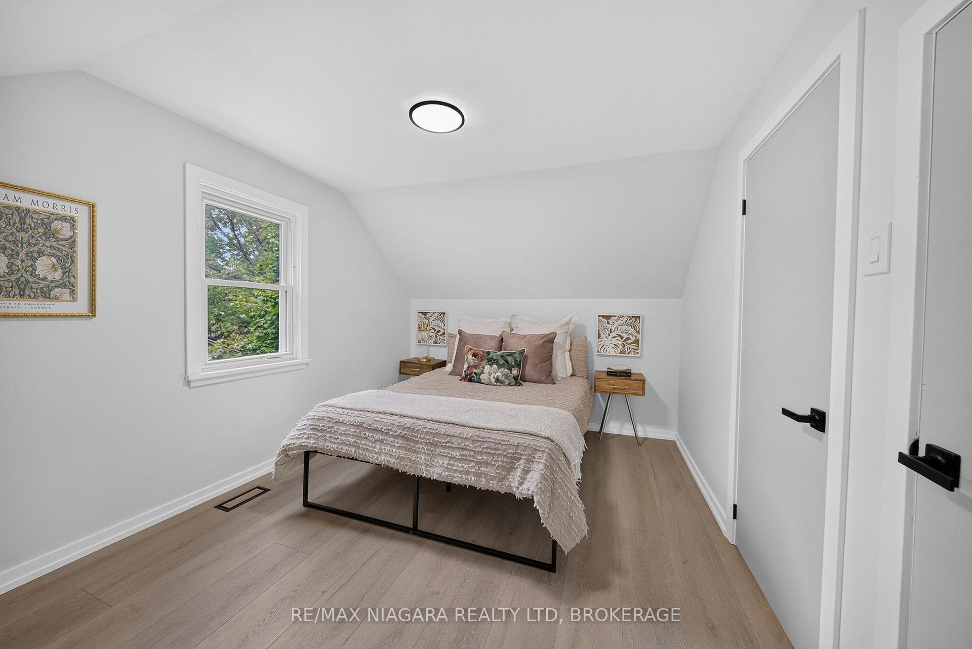 Photo 24 of 7072 Dell Avenue, Niagara Falls, Arad/Fallsview — HOMEH