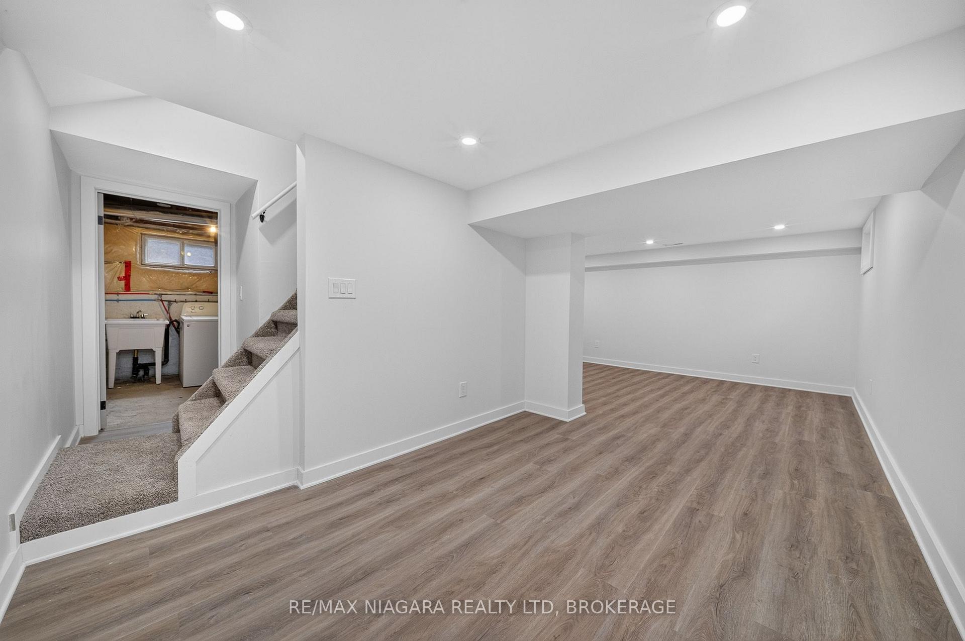 Photo 27 of 7072 Dell Avenue, Niagara Falls, Arad/Fallsview — HOMEH