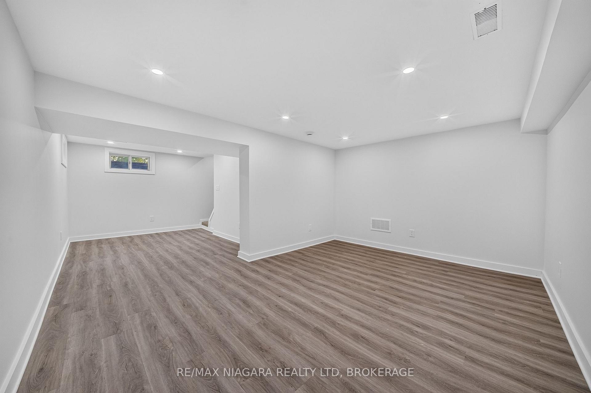 Photo 28 of 7072 Dell Avenue, Niagara Falls, Arad/Fallsview — HOMEH