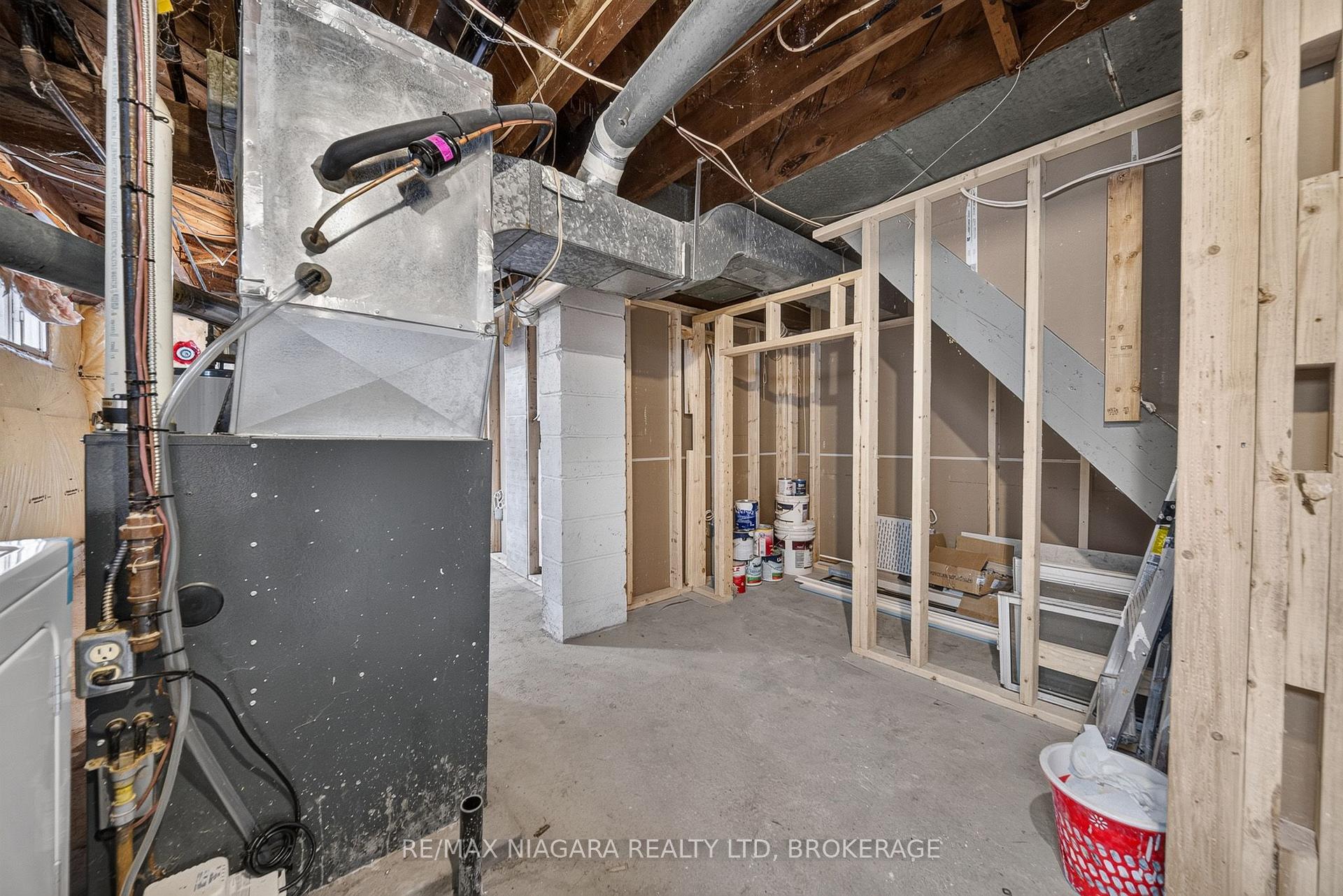 Photo 31 of 7072 Dell Avenue, Niagara Falls, Arad/Fallsview — HOMEH
