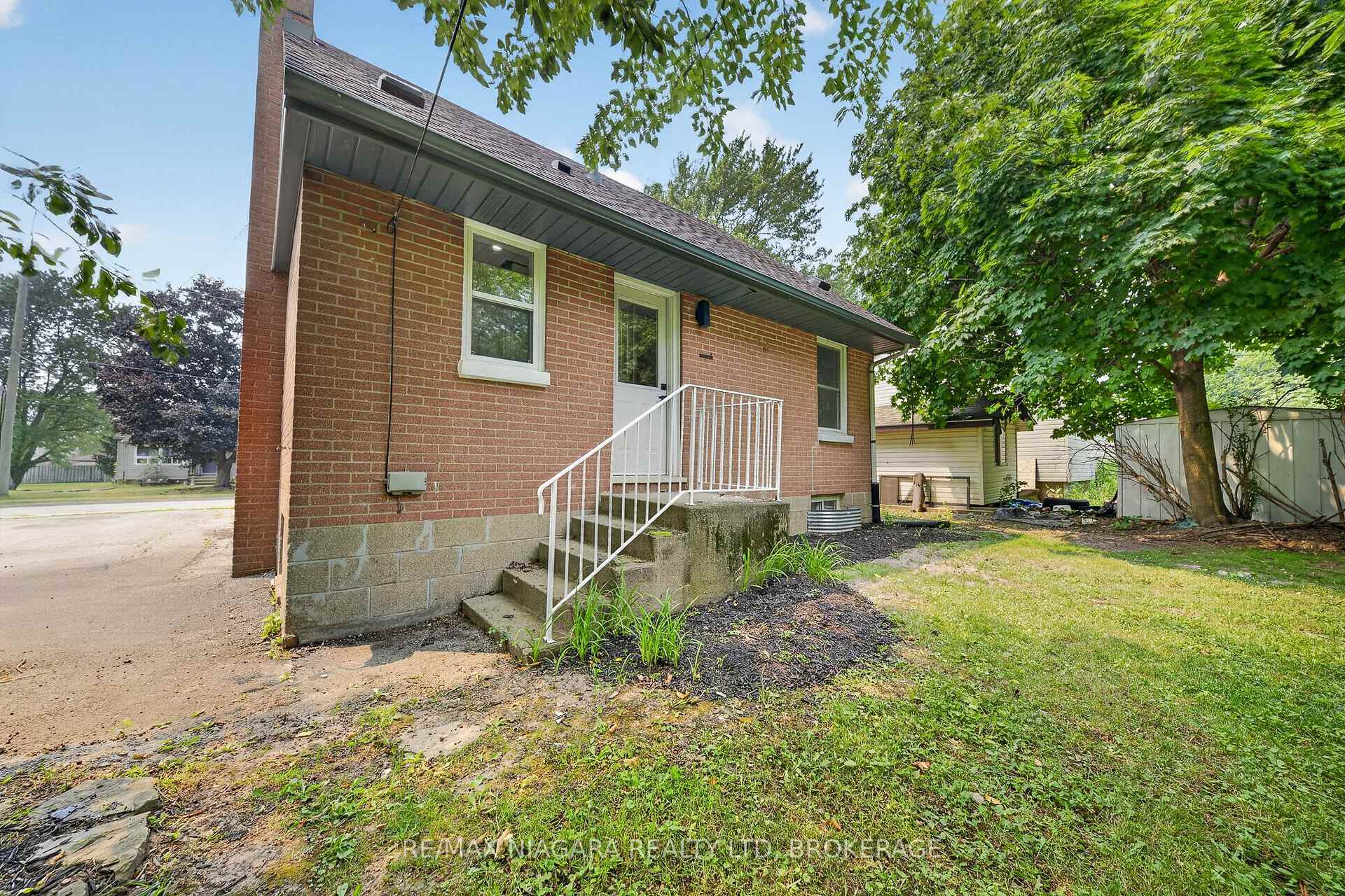 Photo 32 of 7072 Dell Avenue, Niagara Falls, Arad/Fallsview — HOMEH