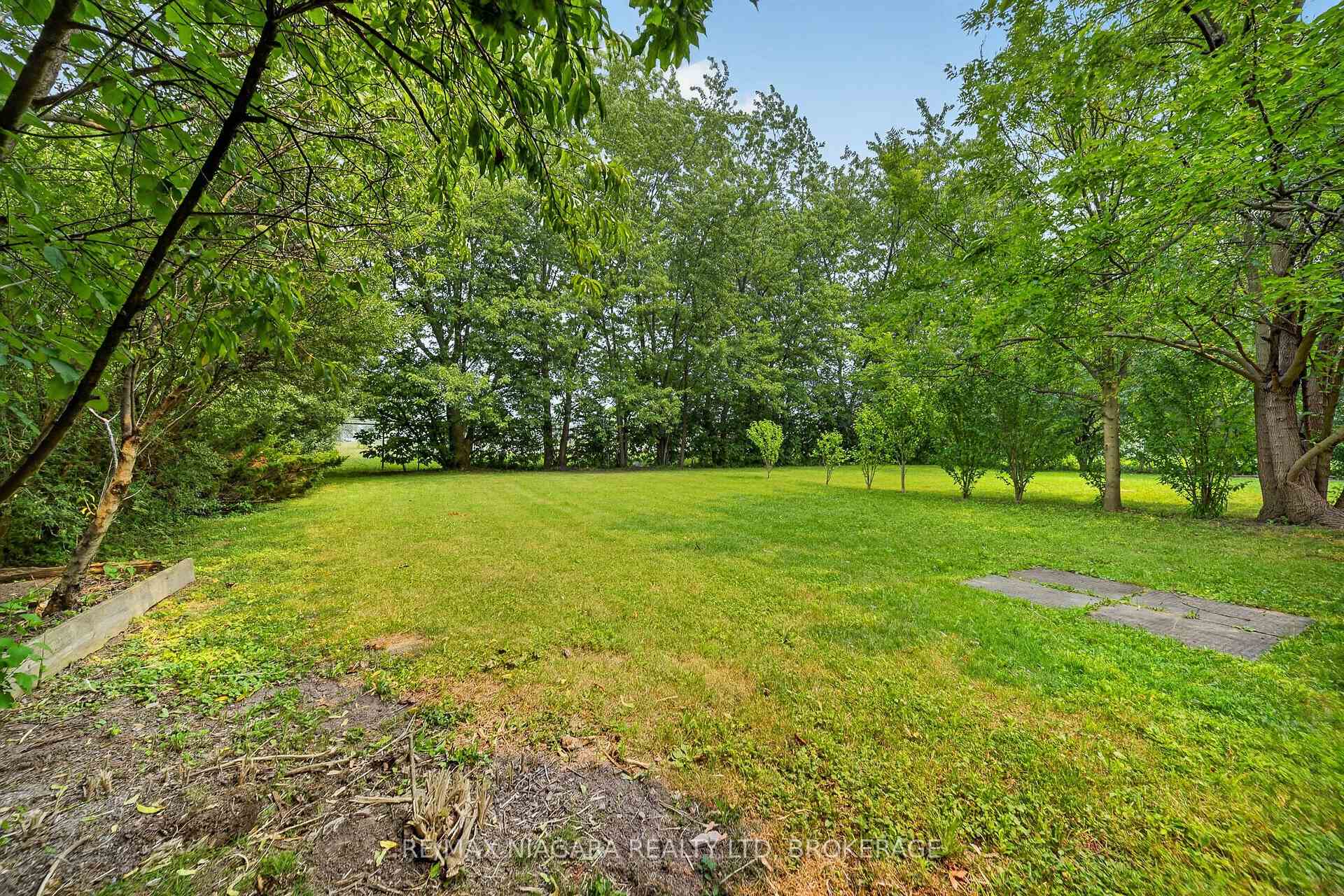 Photo 35 of 7072 Dell Avenue, Niagara Falls, Arad/Fallsview — HOMEH