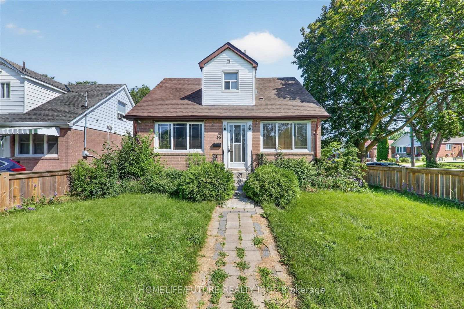 Photo 2 of 46 Stamford Square N, Scarborough, Clairlea-Birchmount — HOMEH