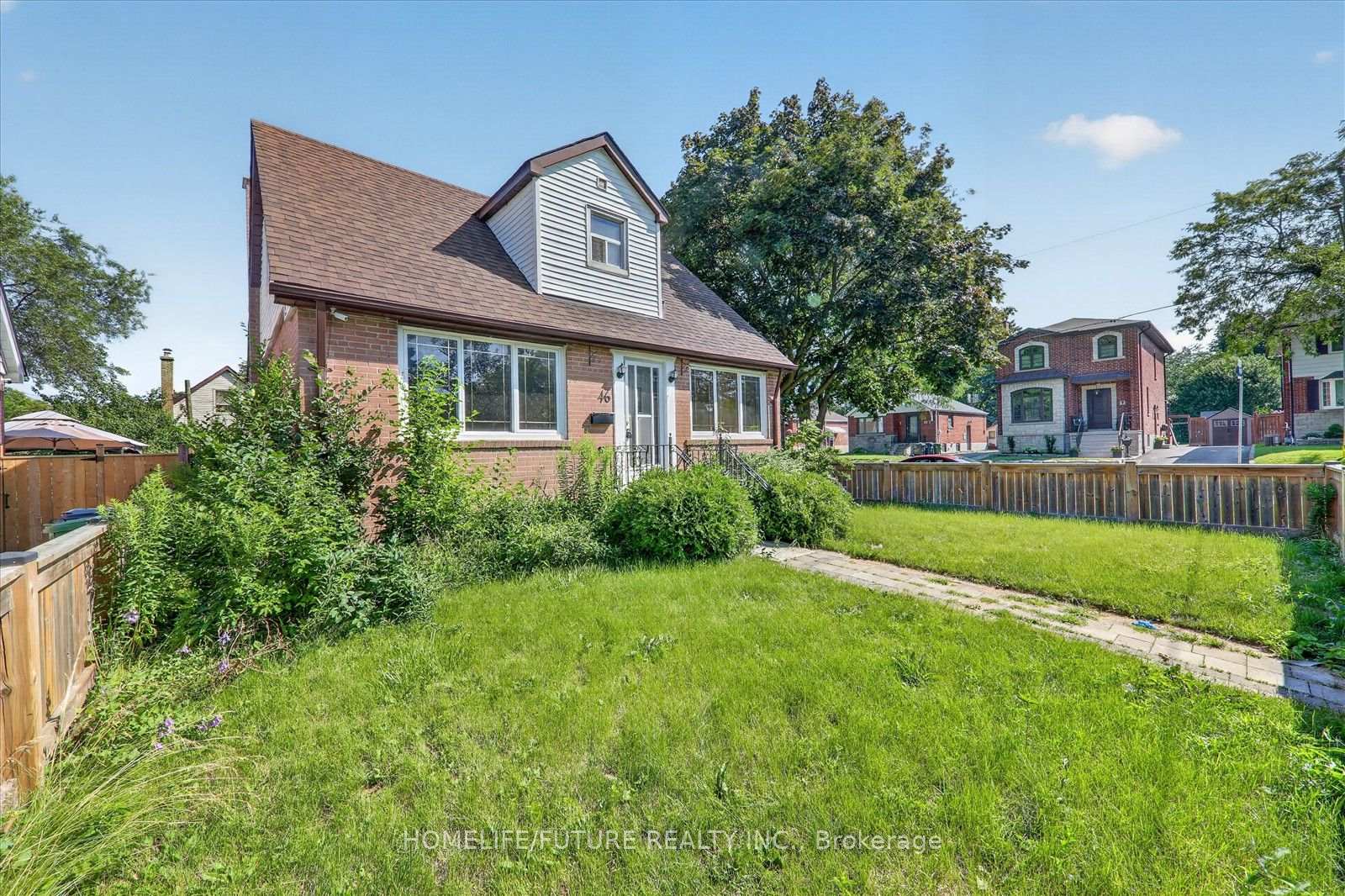 Photo 3 of 46 Stamford Square N, Scarborough, Clairlea-Birchmount — HOMEH