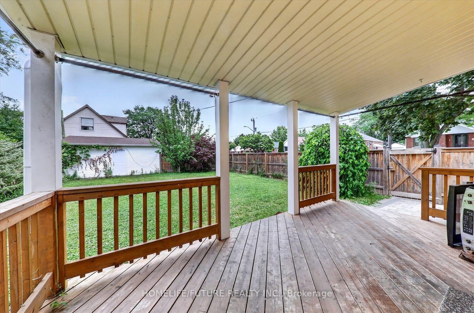 Photo 35 of 46 Stamford Square N, Scarborough, Clairlea-Birchmount — HOMEH